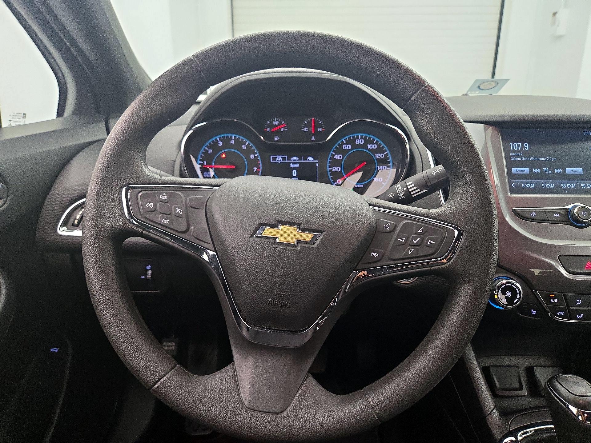 Thumbnail: 2017 Chevrolet Cruze - 10