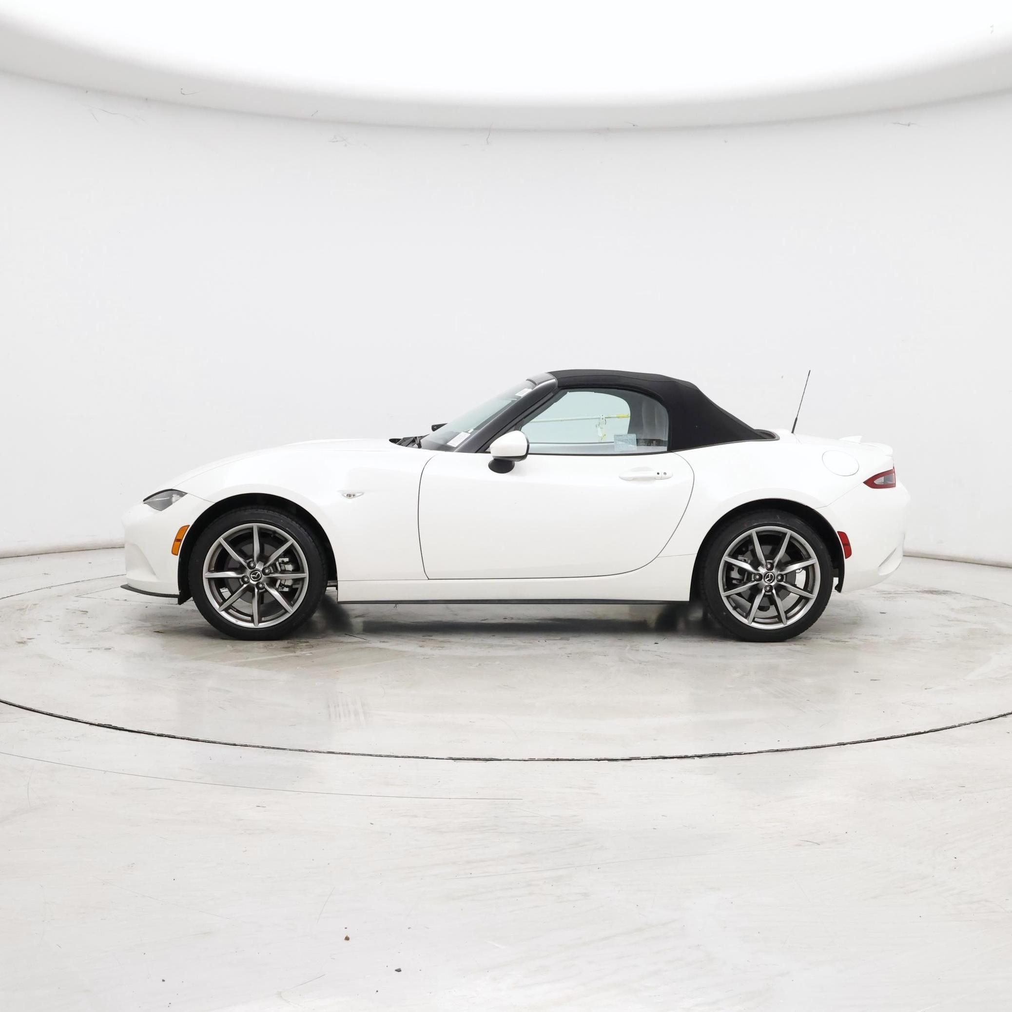 Thumbnail: 2023 Mazda MX-5 Miata - 3