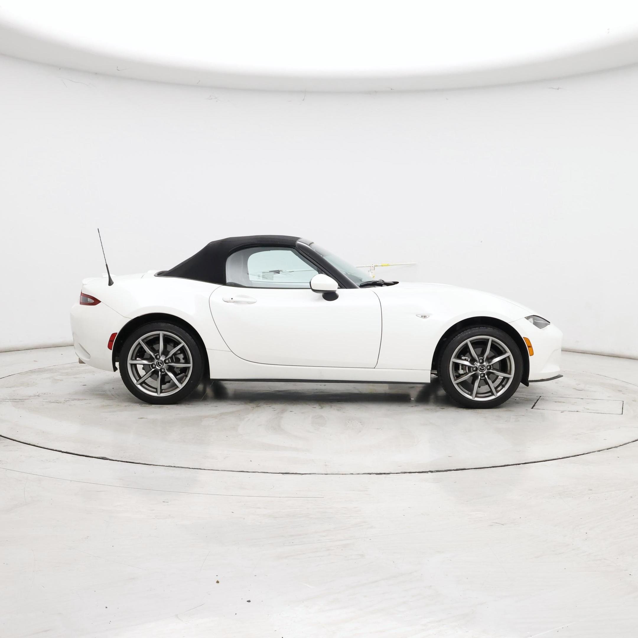 Thumbnail: 2023 Mazda MX-5 Miata - 7