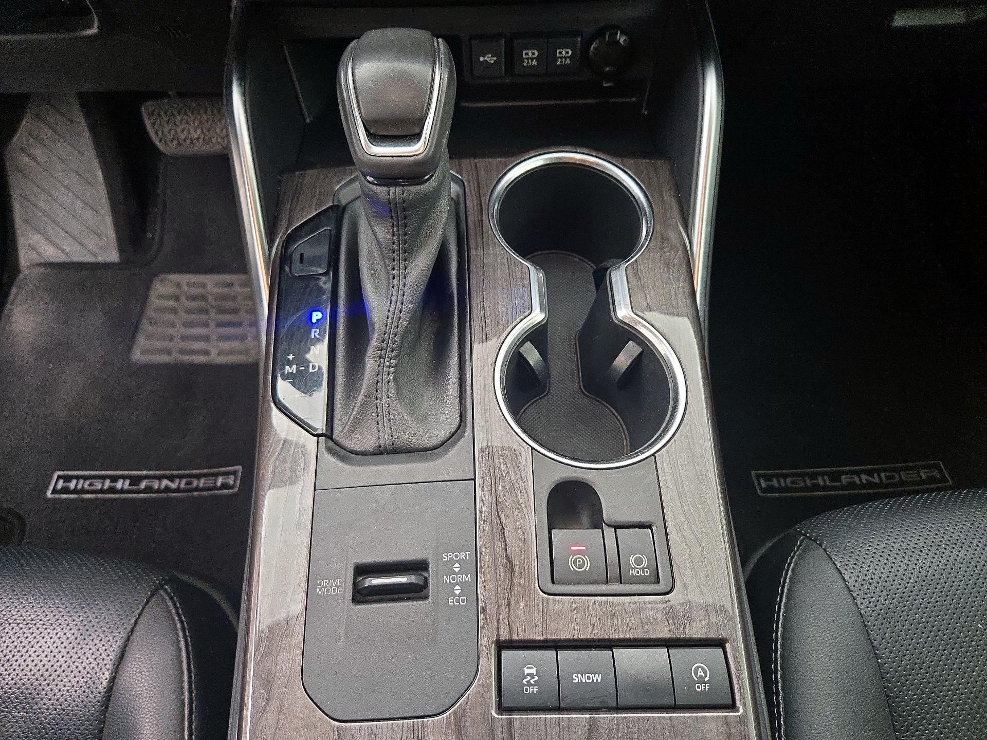 Thumbnail: 2021 Toyota Highlander - 17