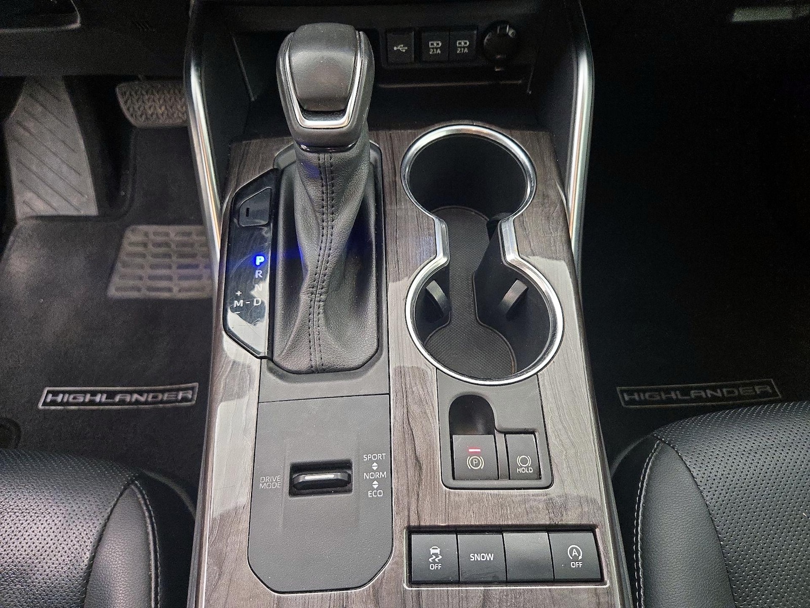 2021 Toyota Highlander Limited - Photo 18