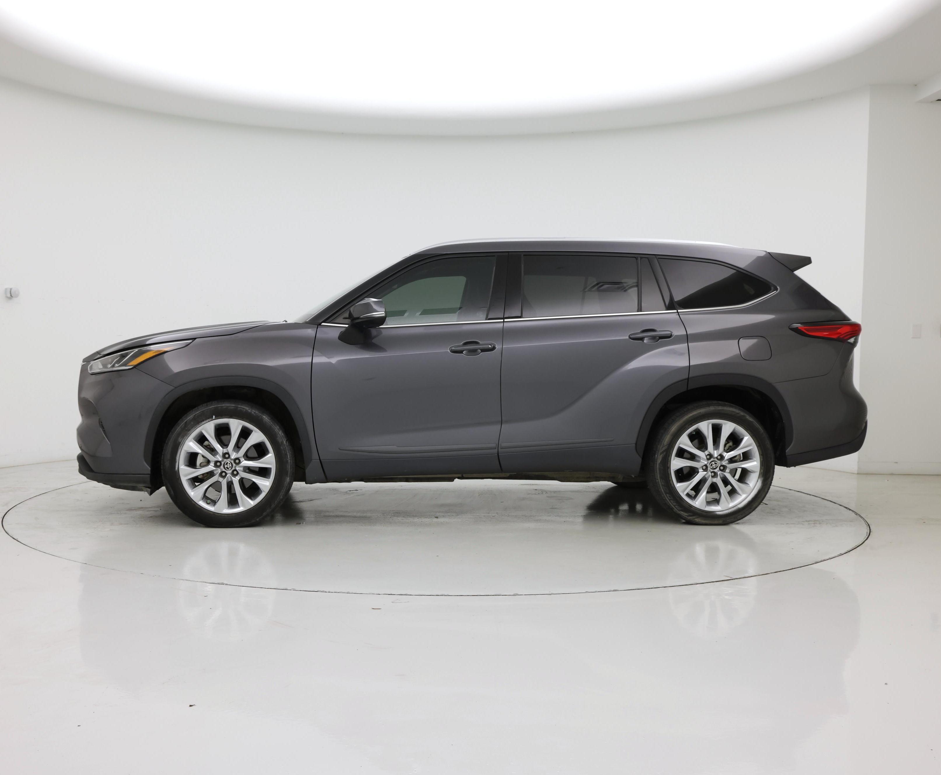 Thumbnail: 2021 Toyota Highlander - 3