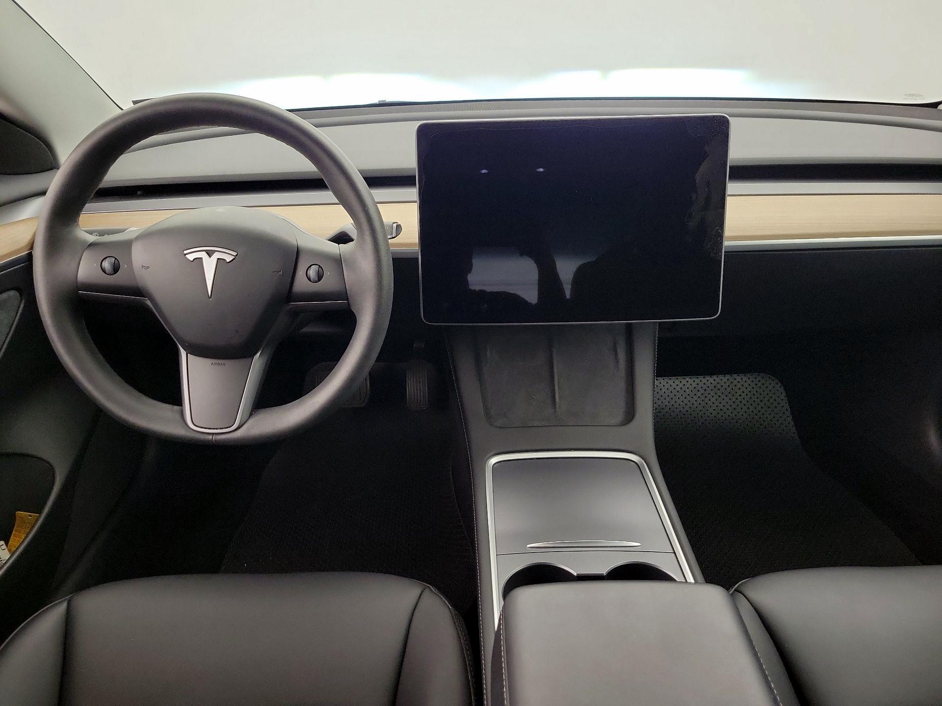 Thumbnail: 2023 Tesla Model 3 - 9