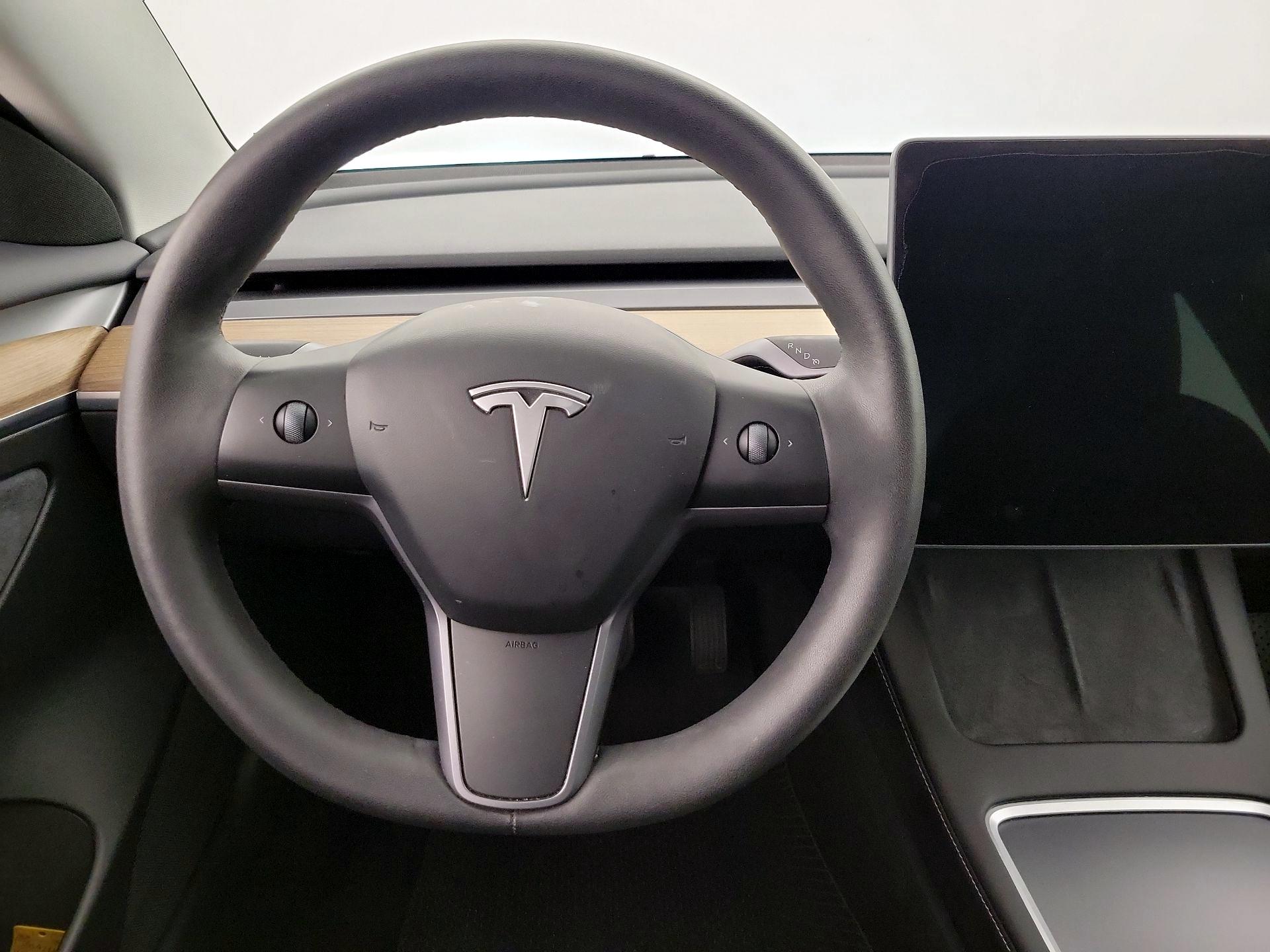 Thumbnail: 2023 Tesla Model 3 - 10