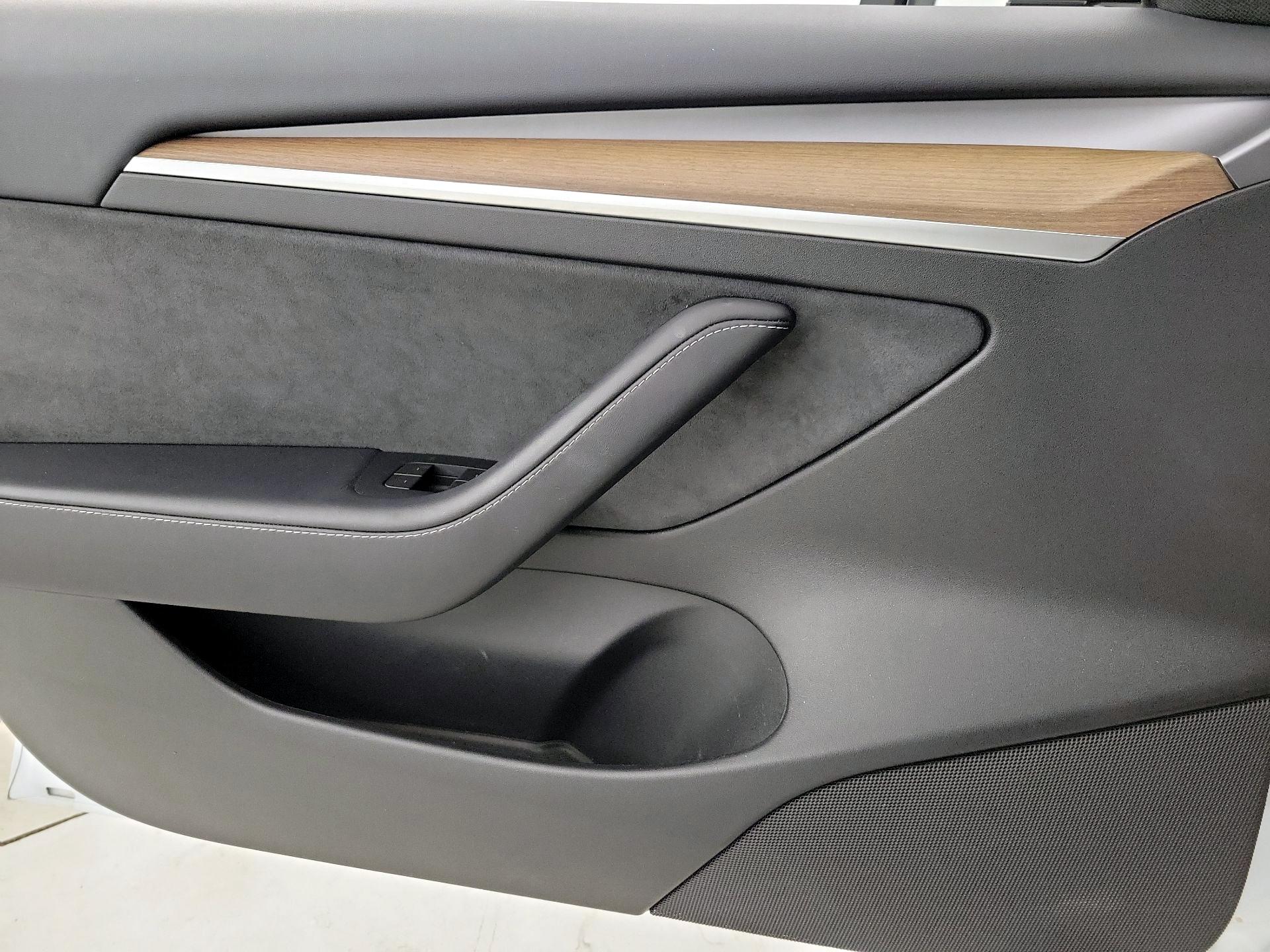 Thumbnail: 2023 Tesla Model 3 - 12