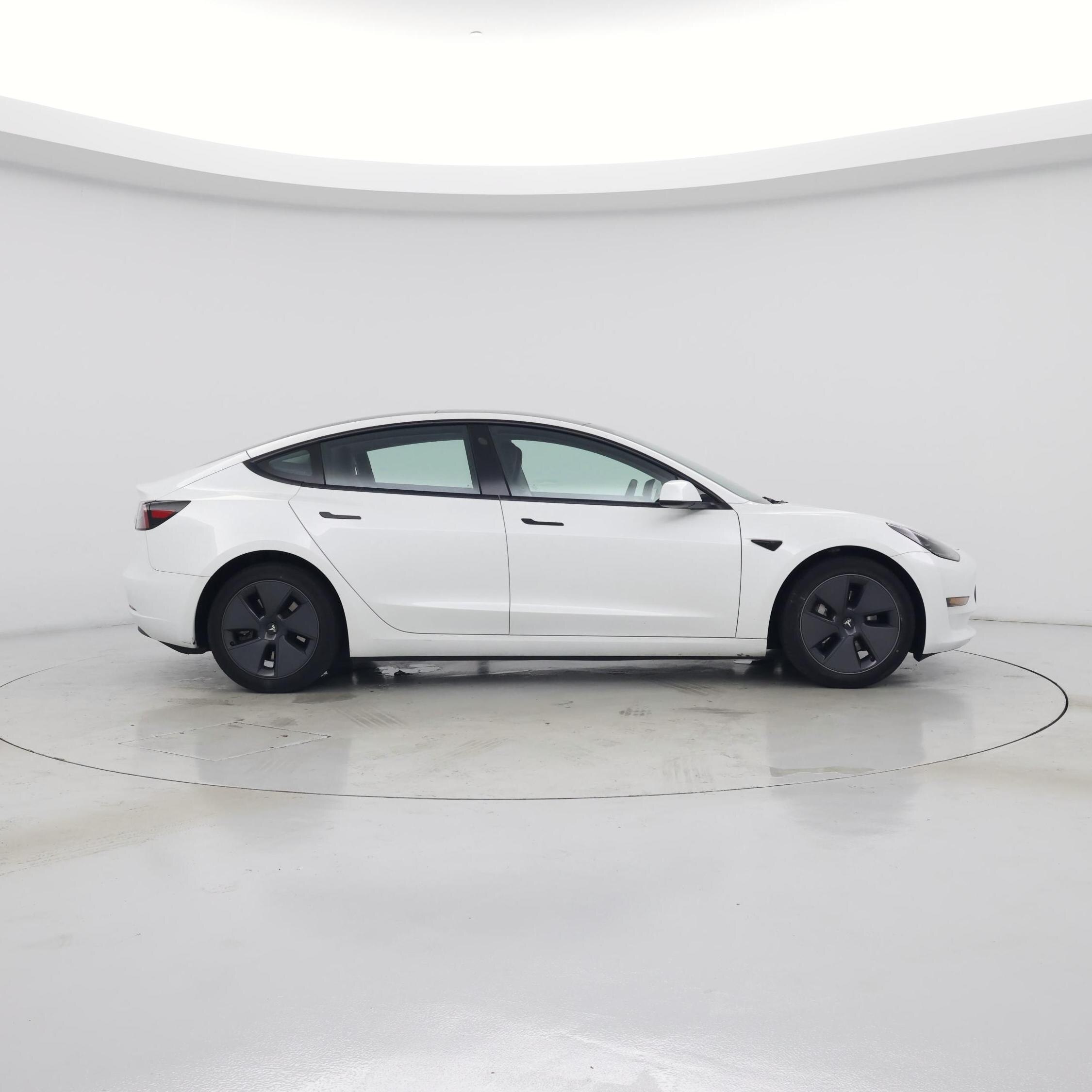 Thumbnail: 2023 Tesla Model 3 - 7
