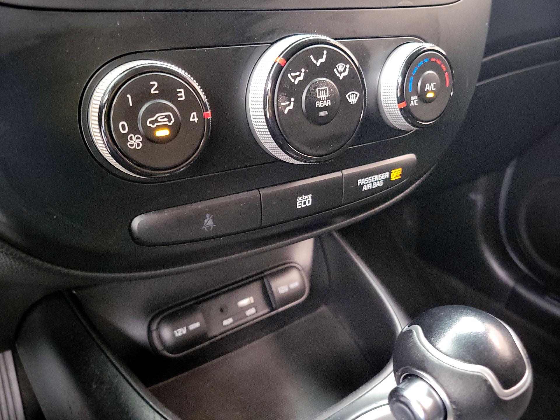 Thumbnail: 2016 Kia Soul - 16