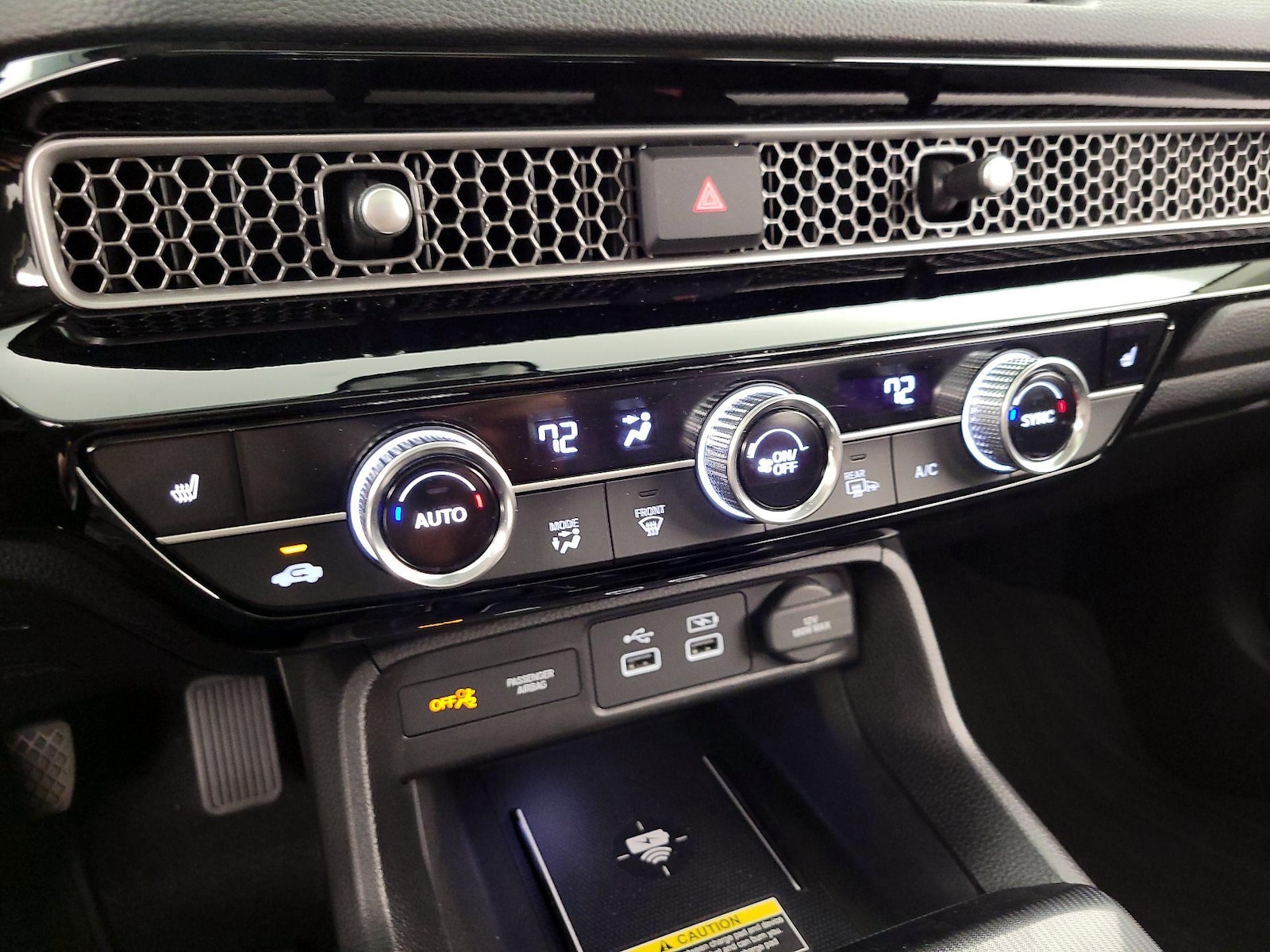 2023 Honda Civic Touring - Photo 17