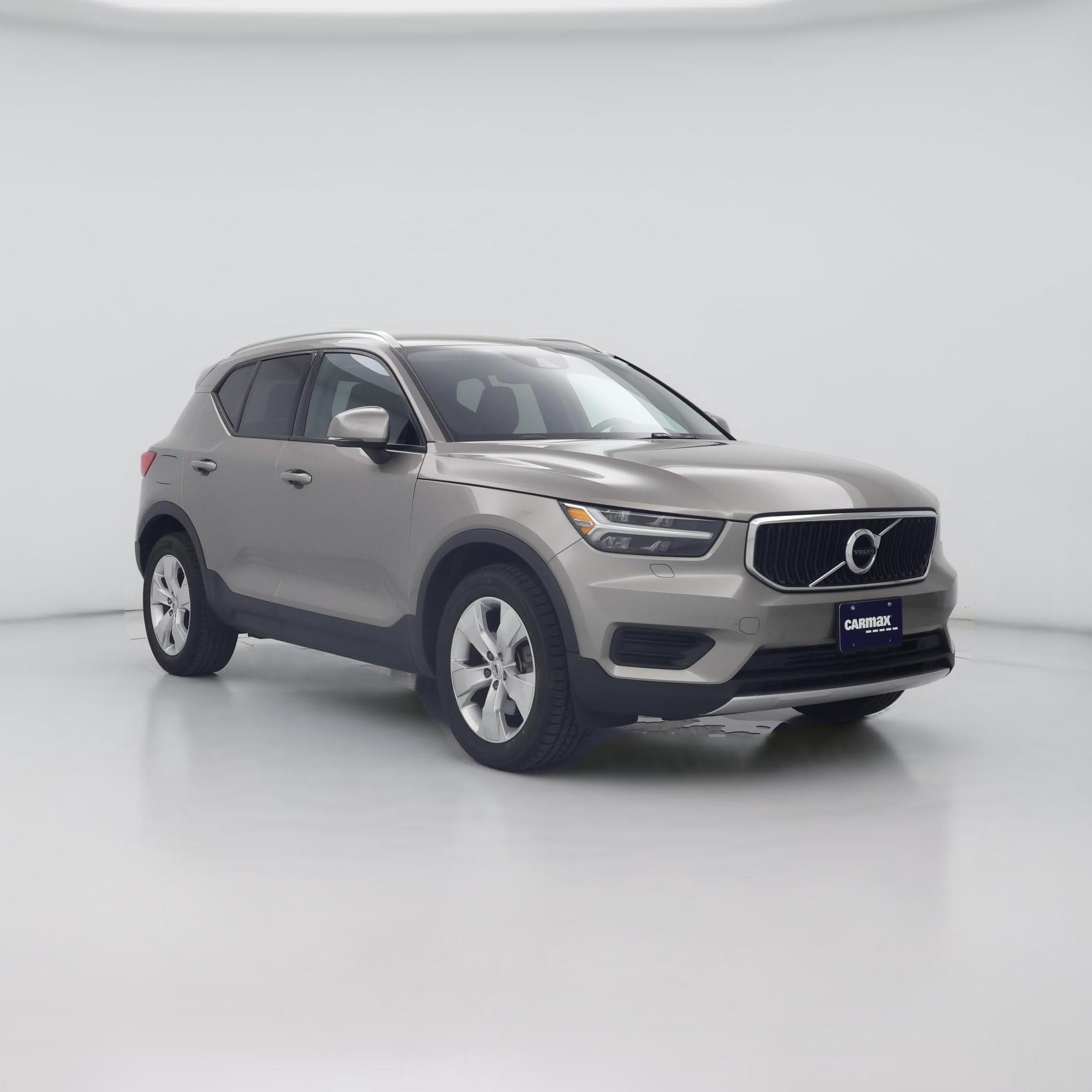 Thumbnail: 2022 Volvo XC40 - 1