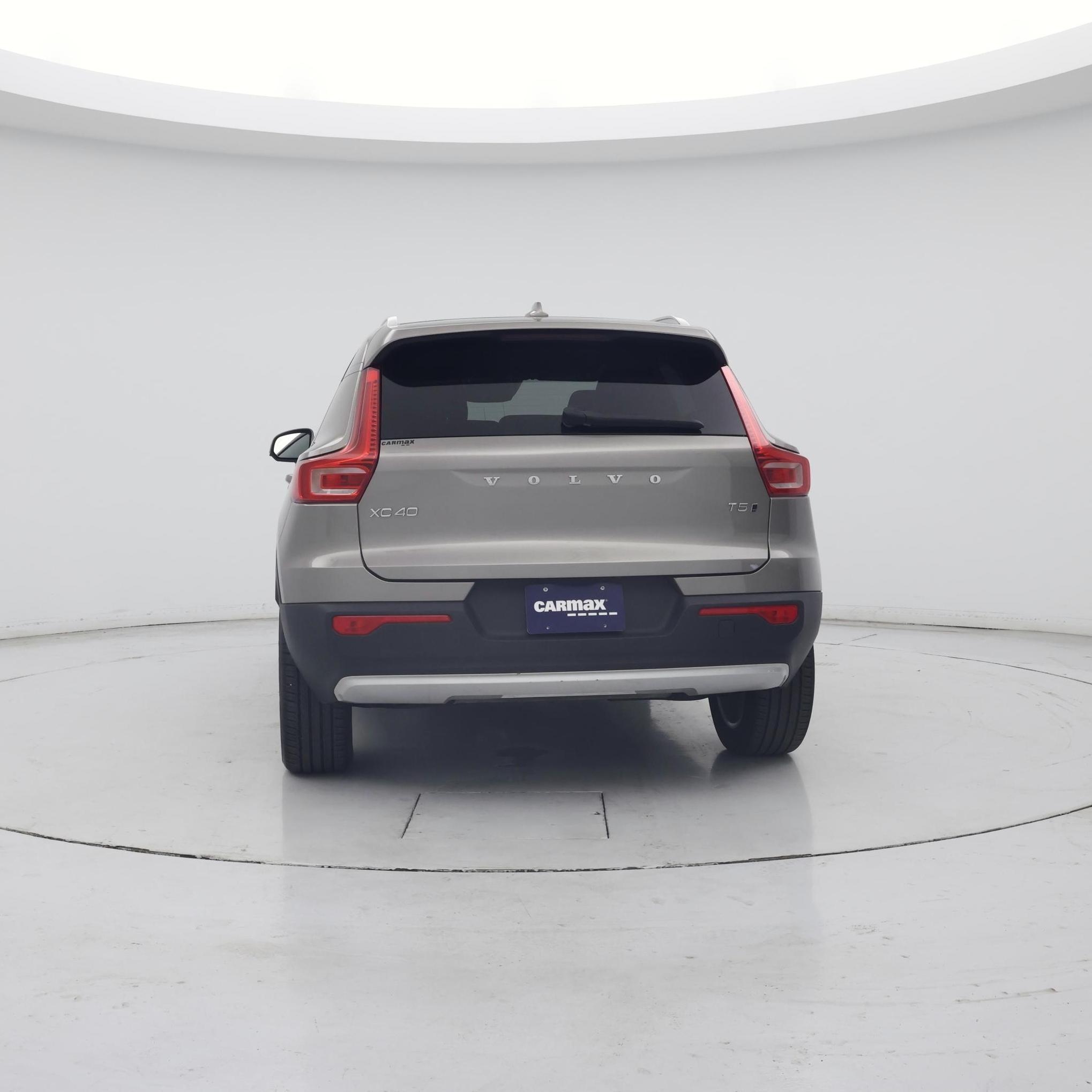 Thumbnail: 2022 Volvo XC40 - 6
