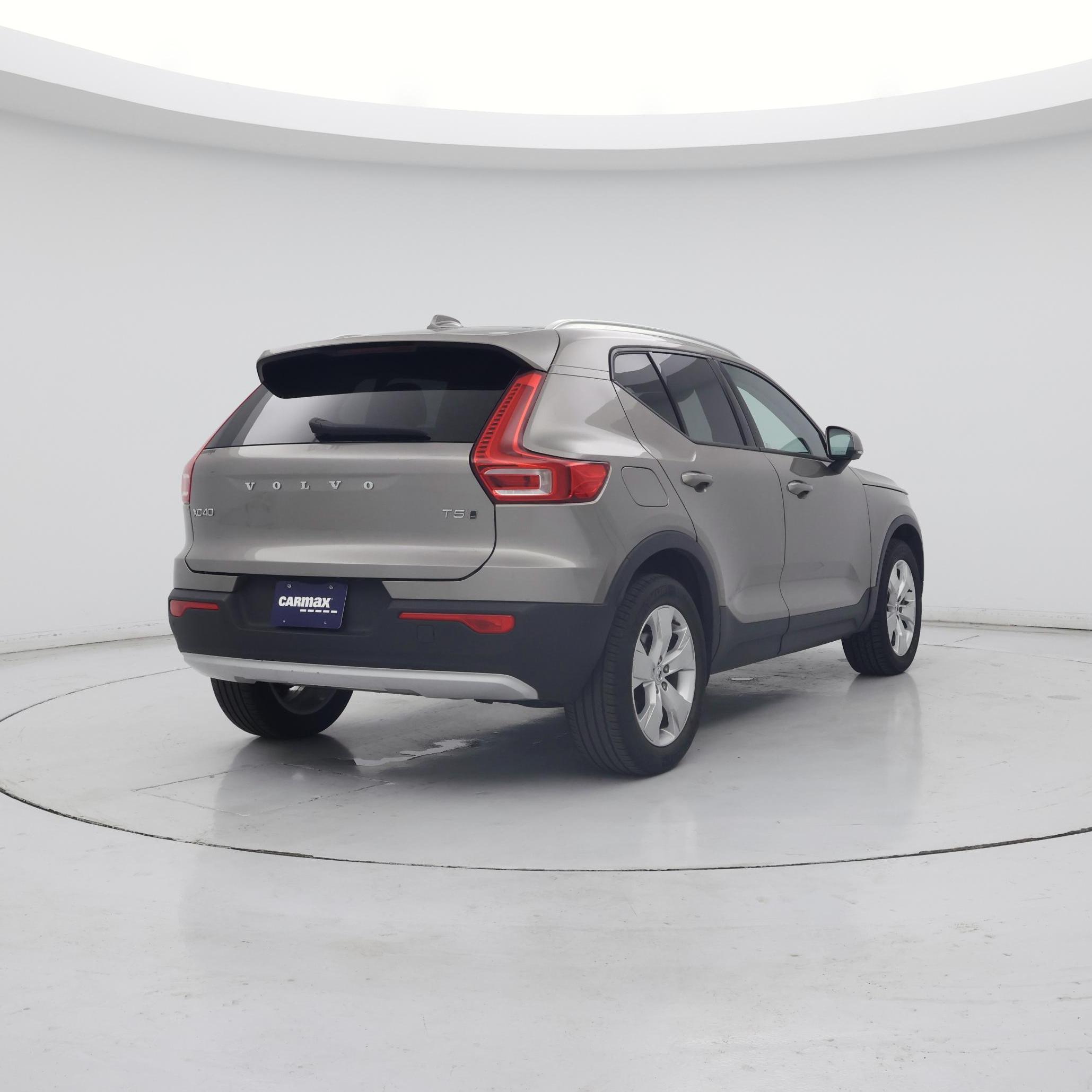 Thumbnail: 2022 Volvo XC40 - 8