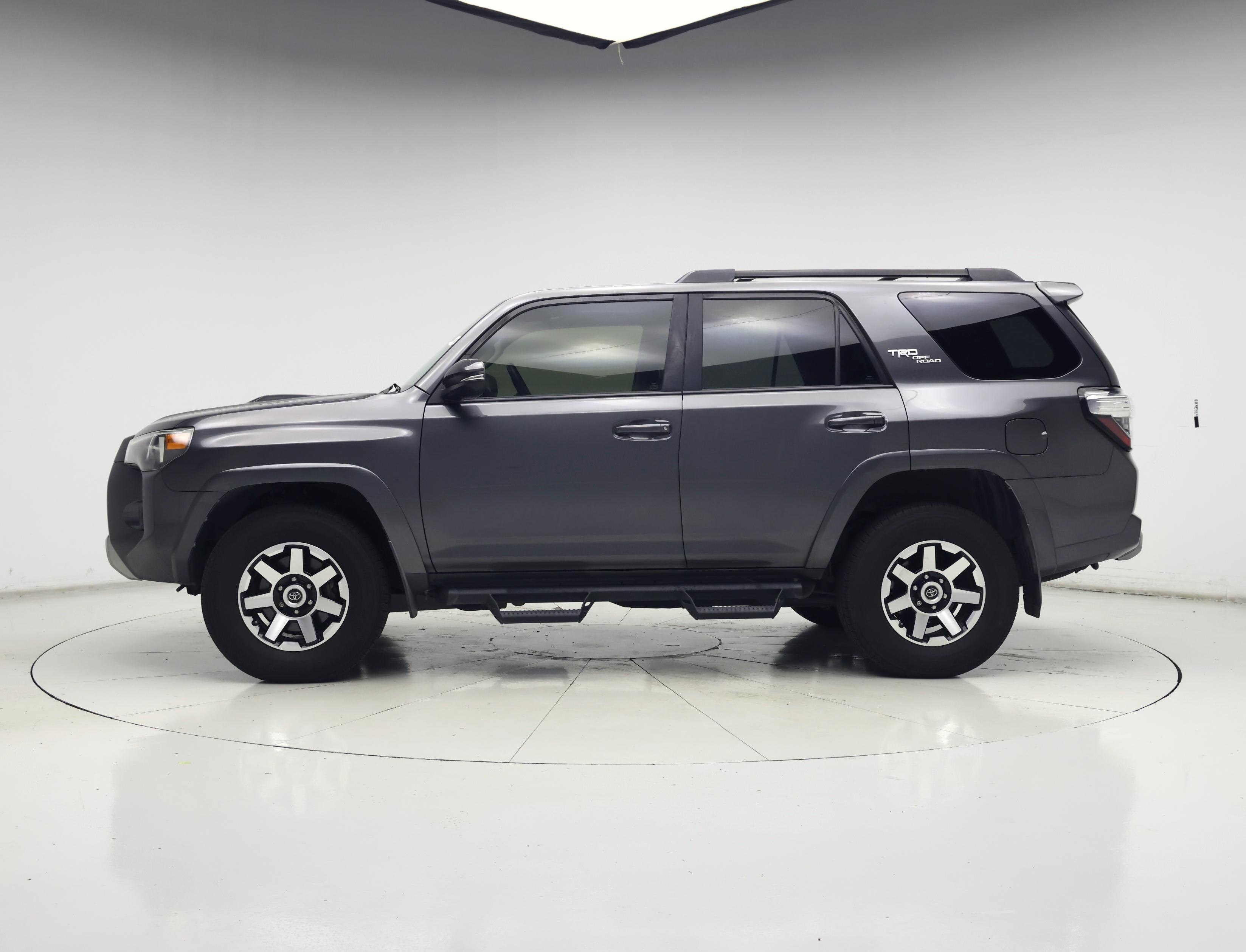 Thumbnail: 2021 Toyota 4Runner - 3