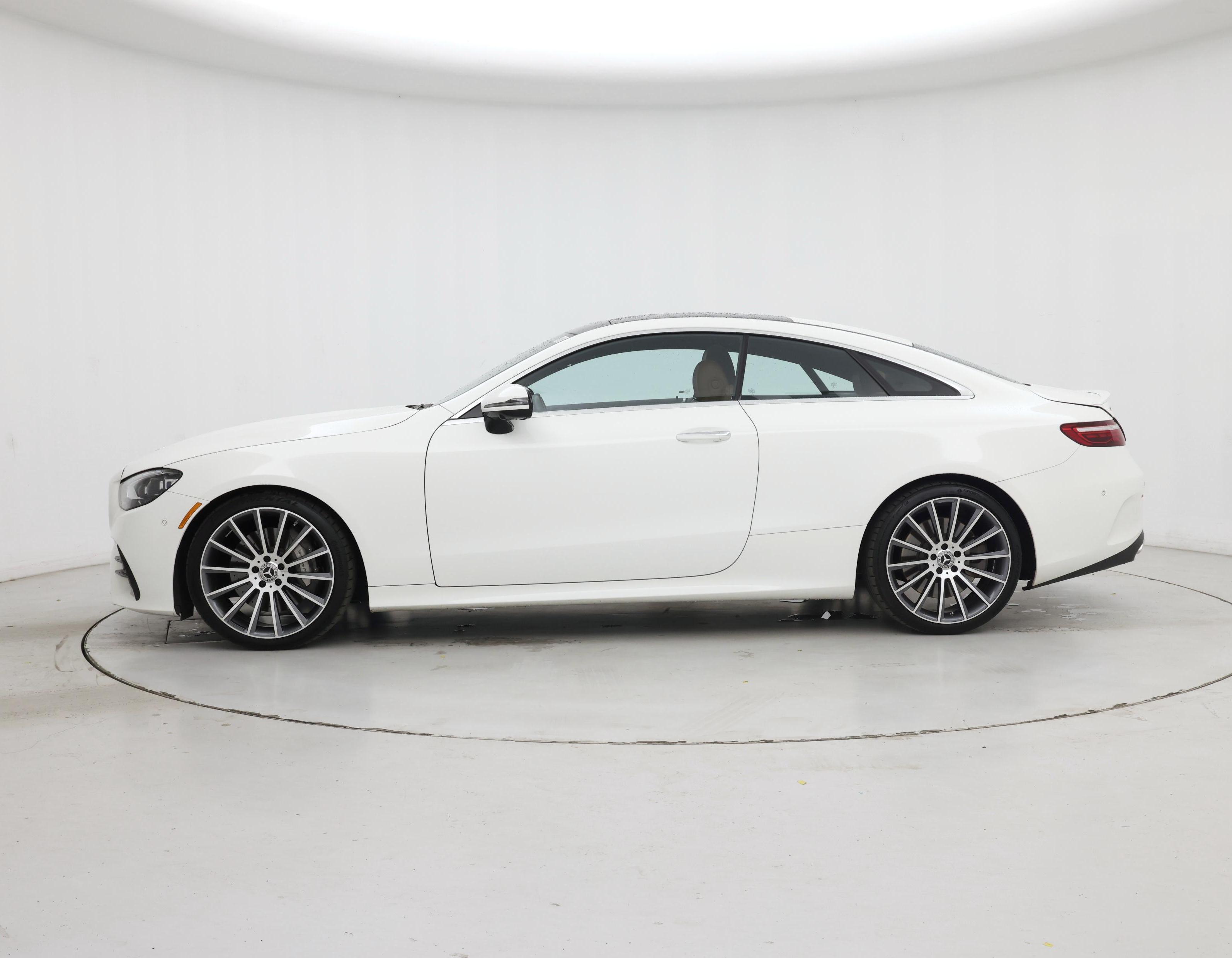 Thumbnail: 2022 Mercedes-Benz E-Class - 3