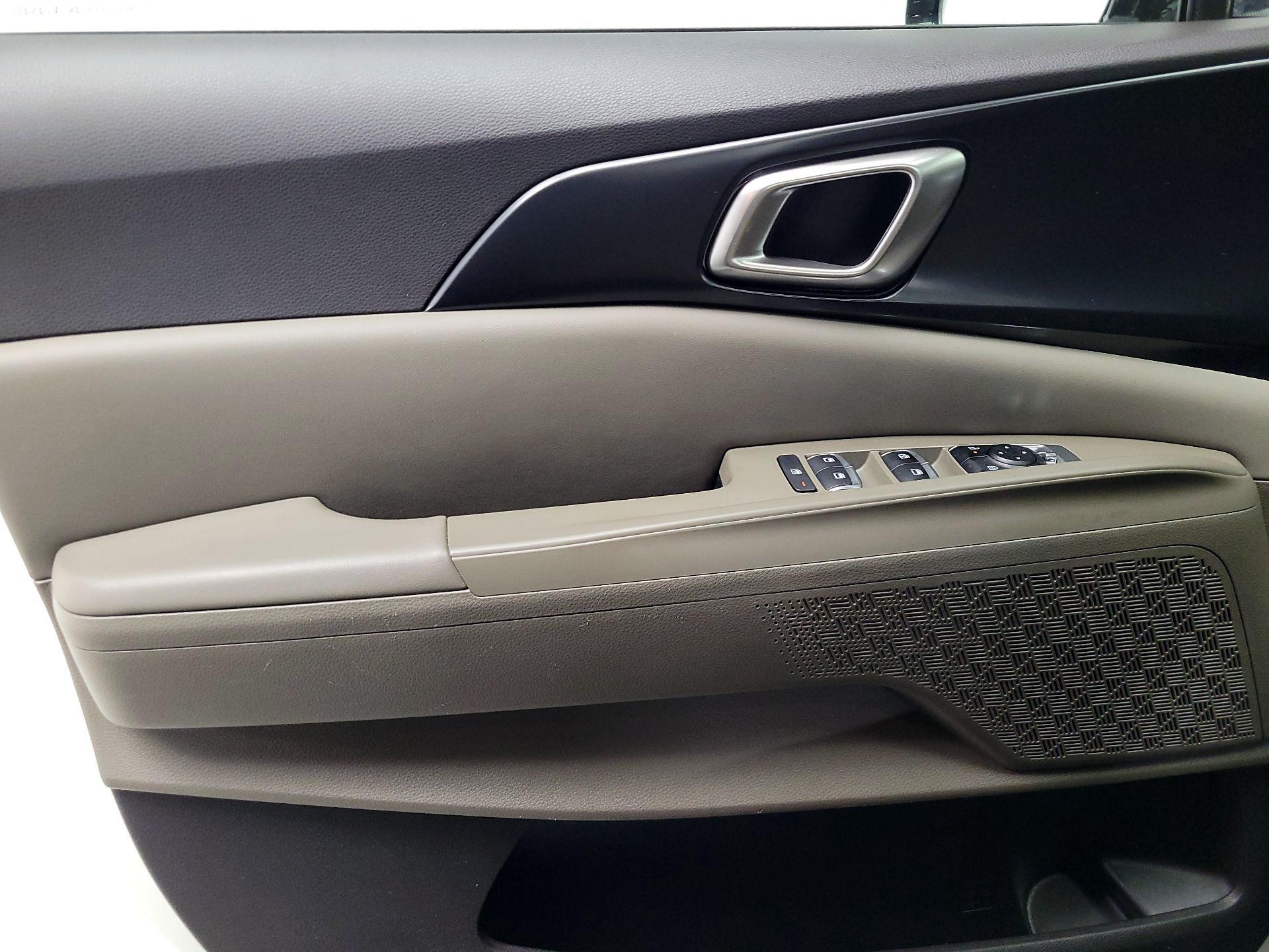 Thumbnail: 2026 Kia Carnival - 12