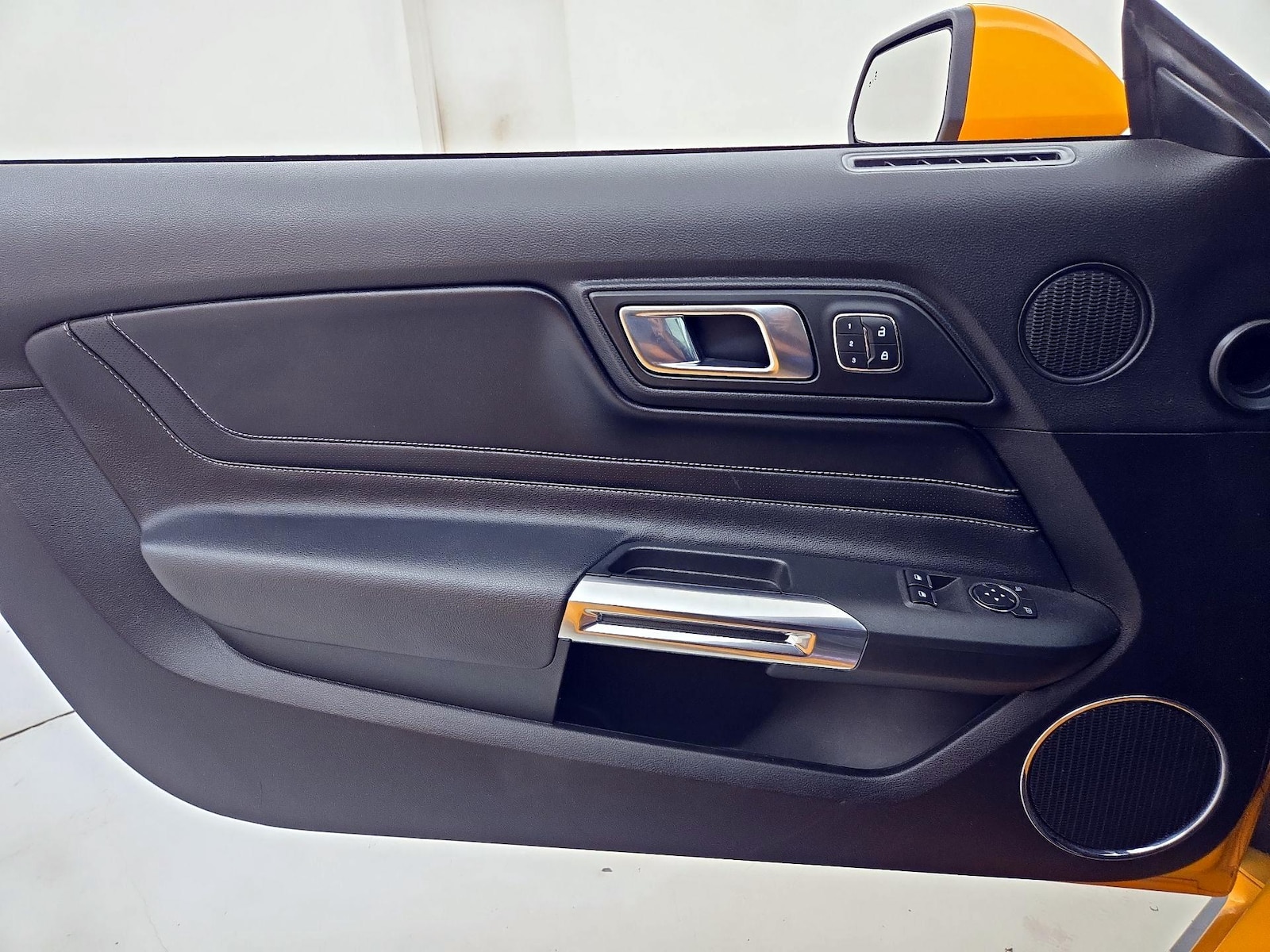 2022 Ford Mustang GT Premium - Photo 13