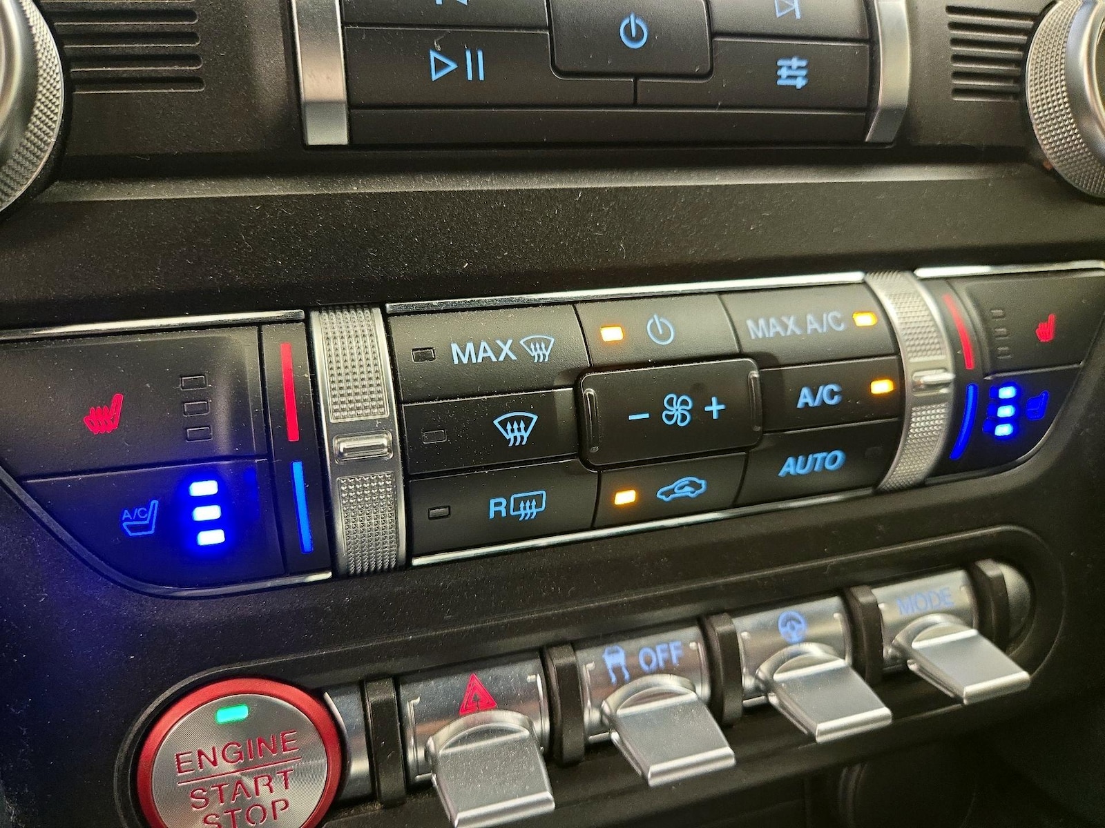 2022 Ford Mustang GT Premium - Photo 18