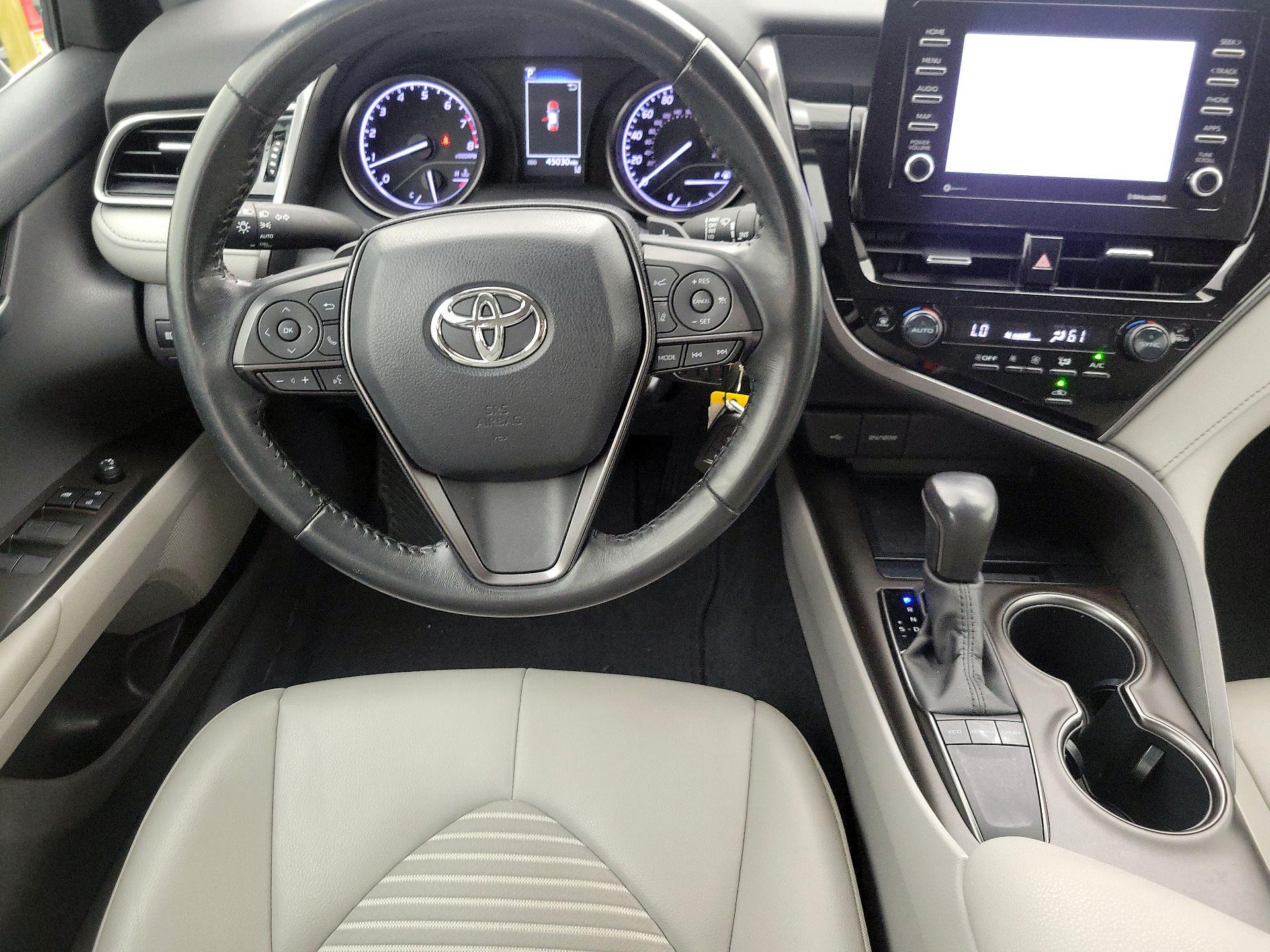 Thumbnail: 2022 Toyota Camry - 10