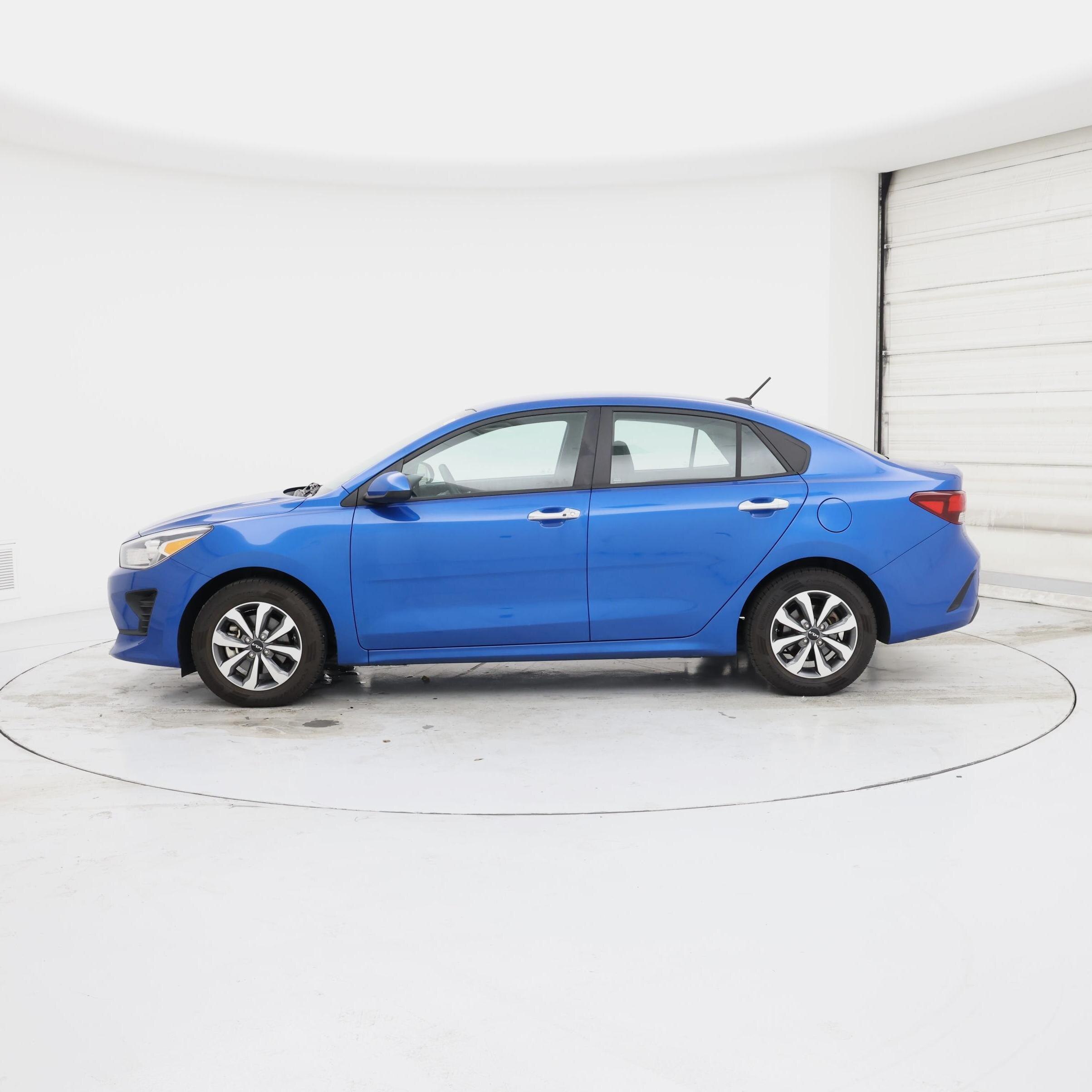 Thumbnail: 2022 Kia Rio - 3