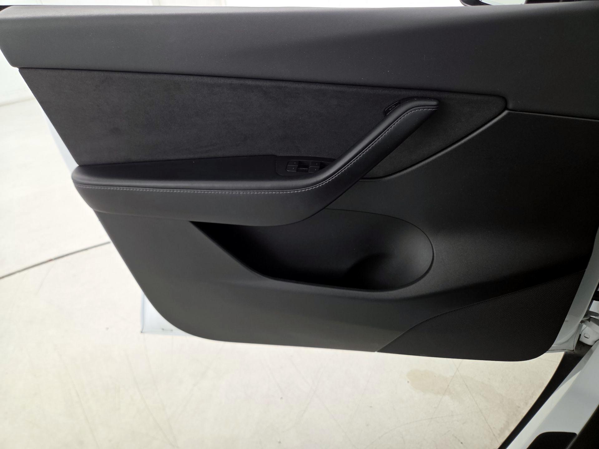 Thumbnail: 2022 Tesla Model Y - 12