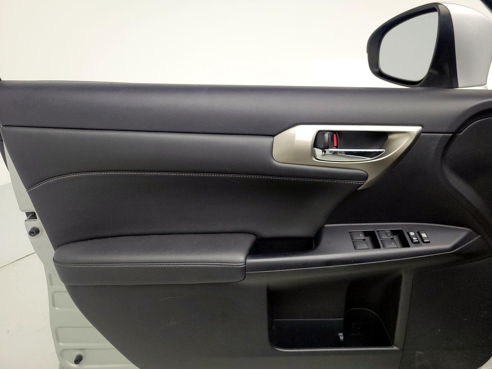Thumbnail: 2014 Lexus CT - 12