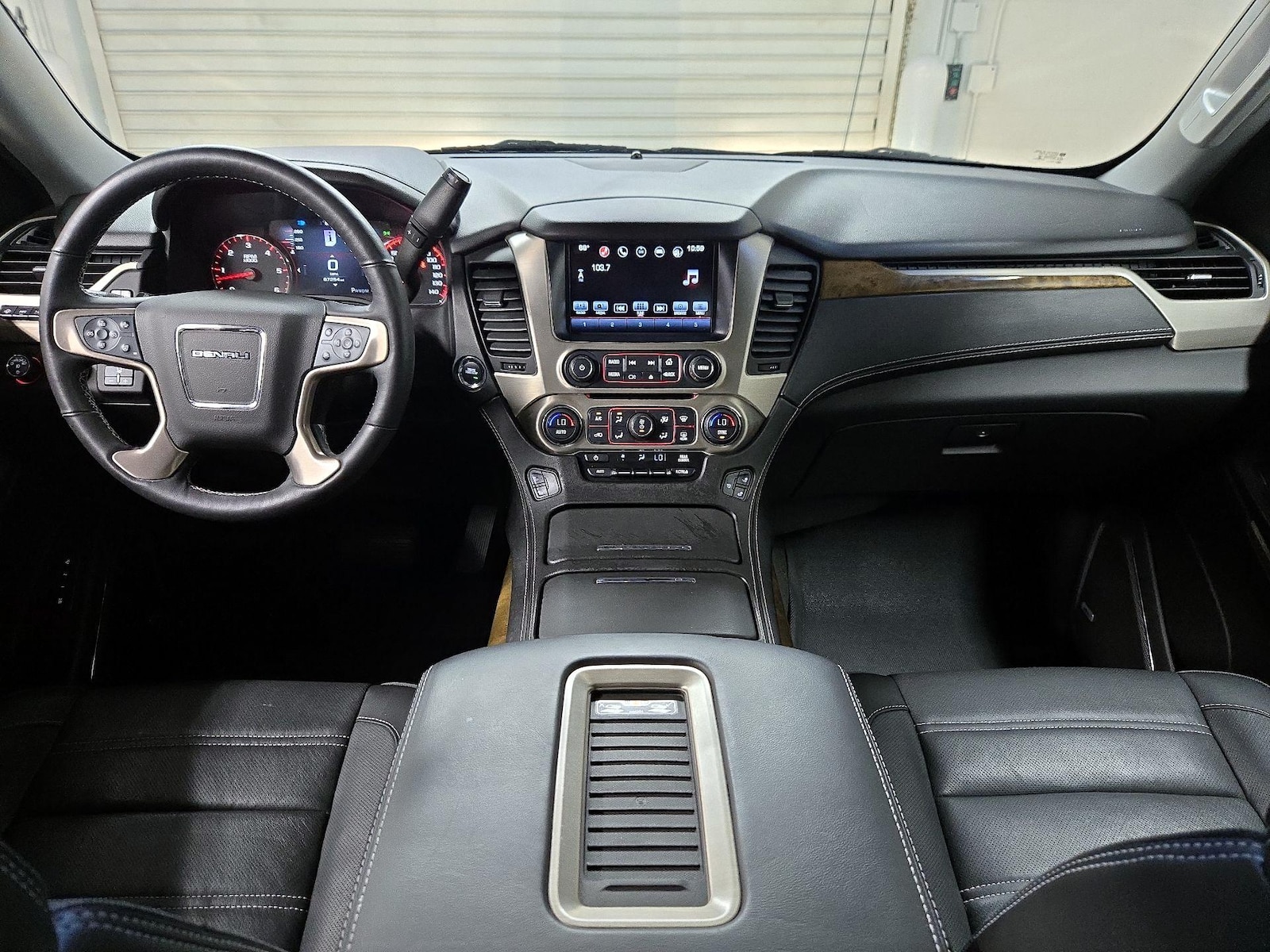 2016 GMC Yukon Denali - Photo 10