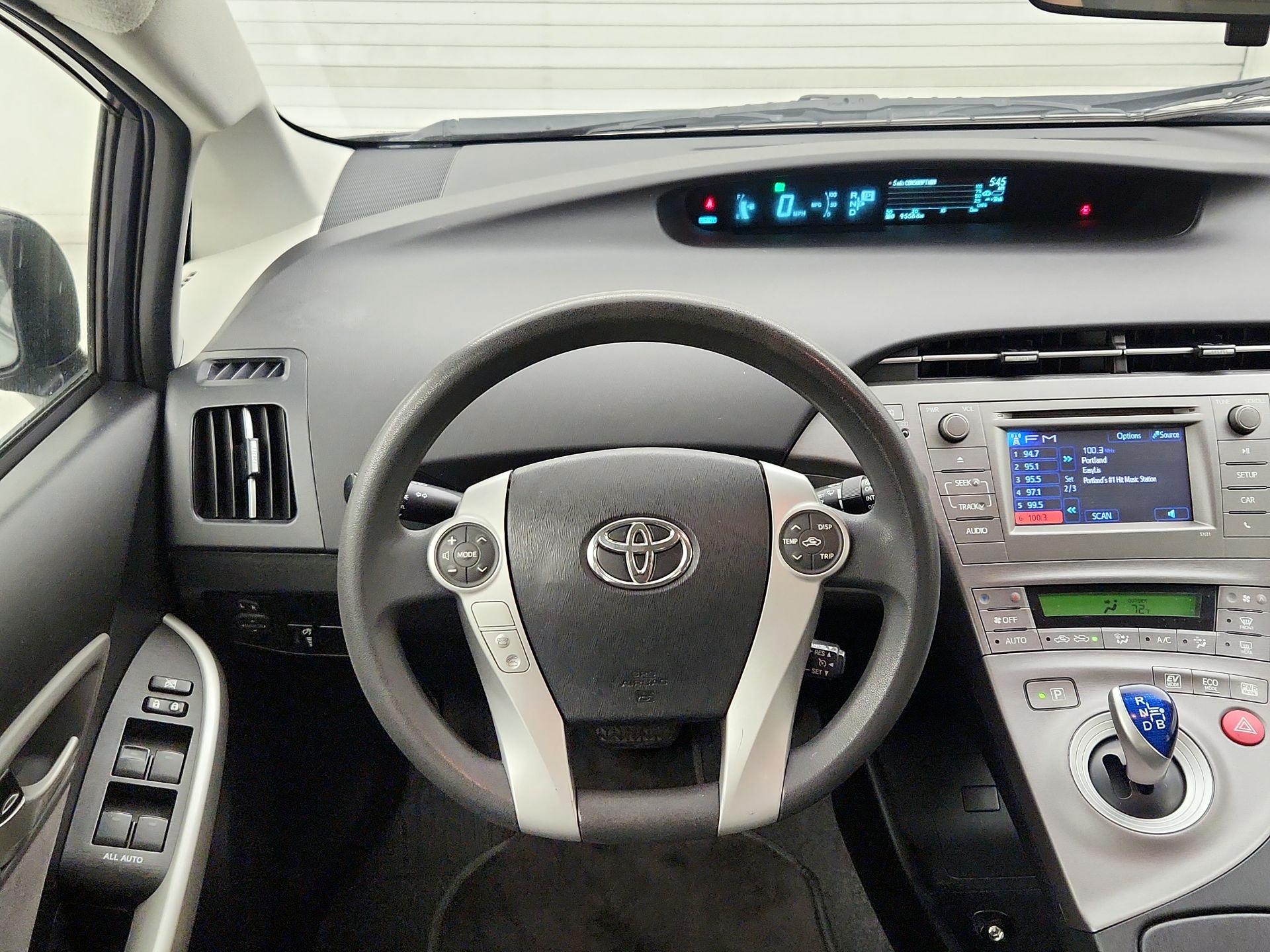 Thumbnail: 2014 Toyota Prius - 10
