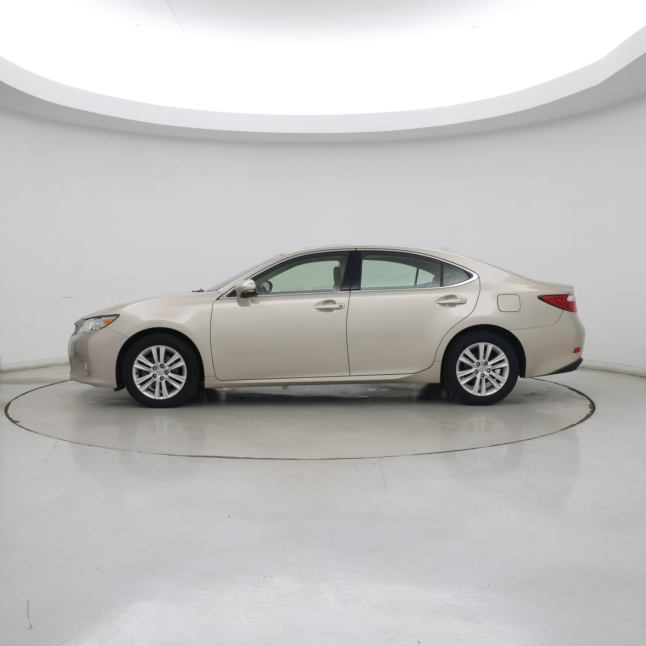 Thumbnail: 2014 Lexus ES - 3