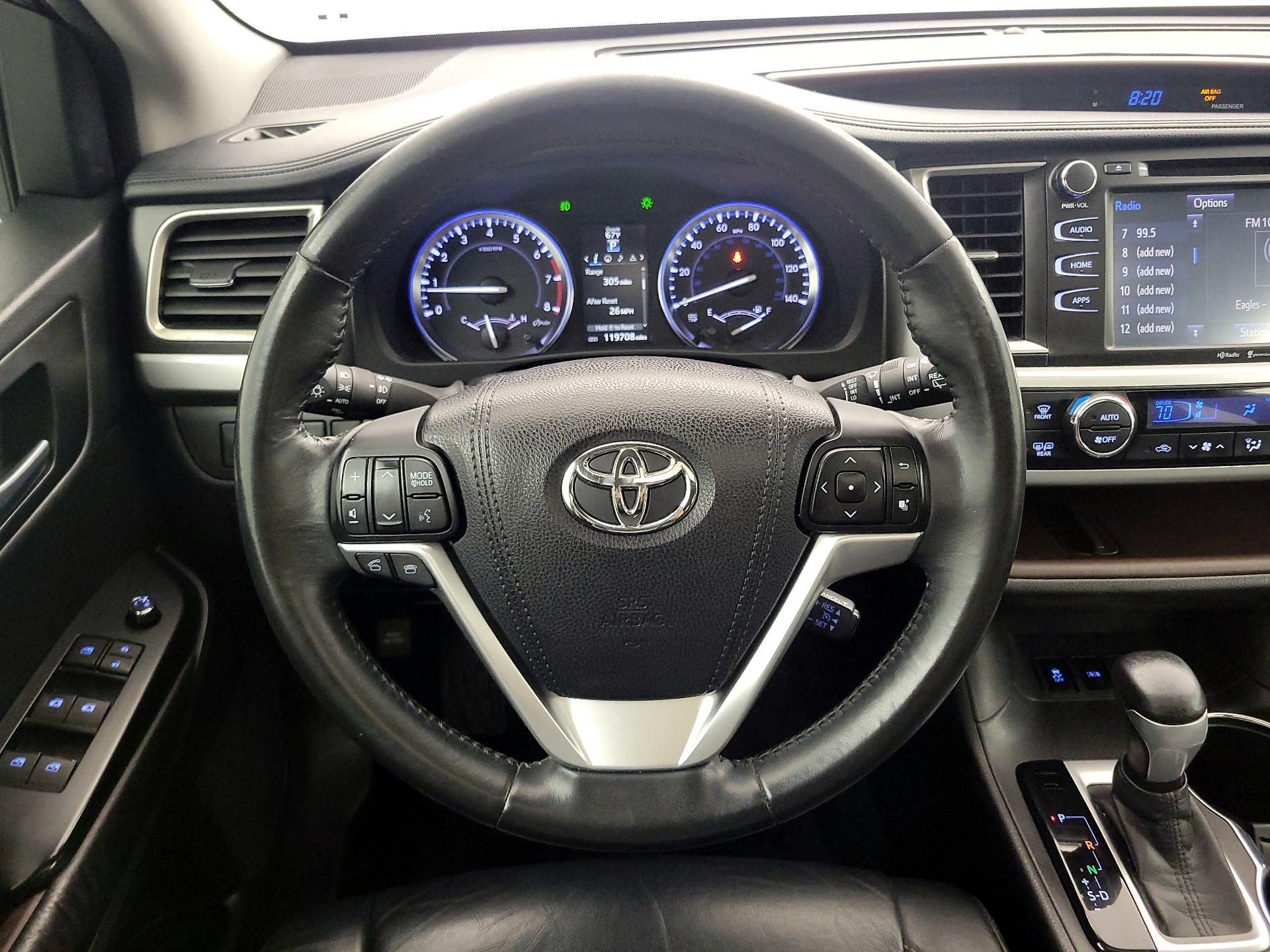 Thumbnail: 2015 Toyota Highlander - 10