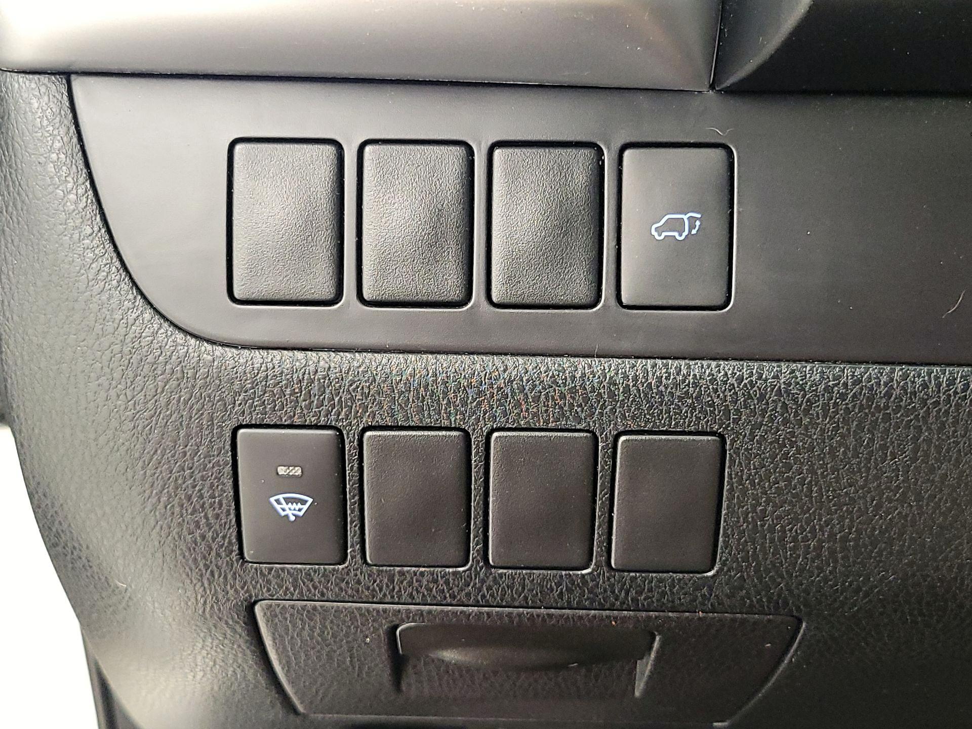 Thumbnail: 2015 Toyota Highlander - 13