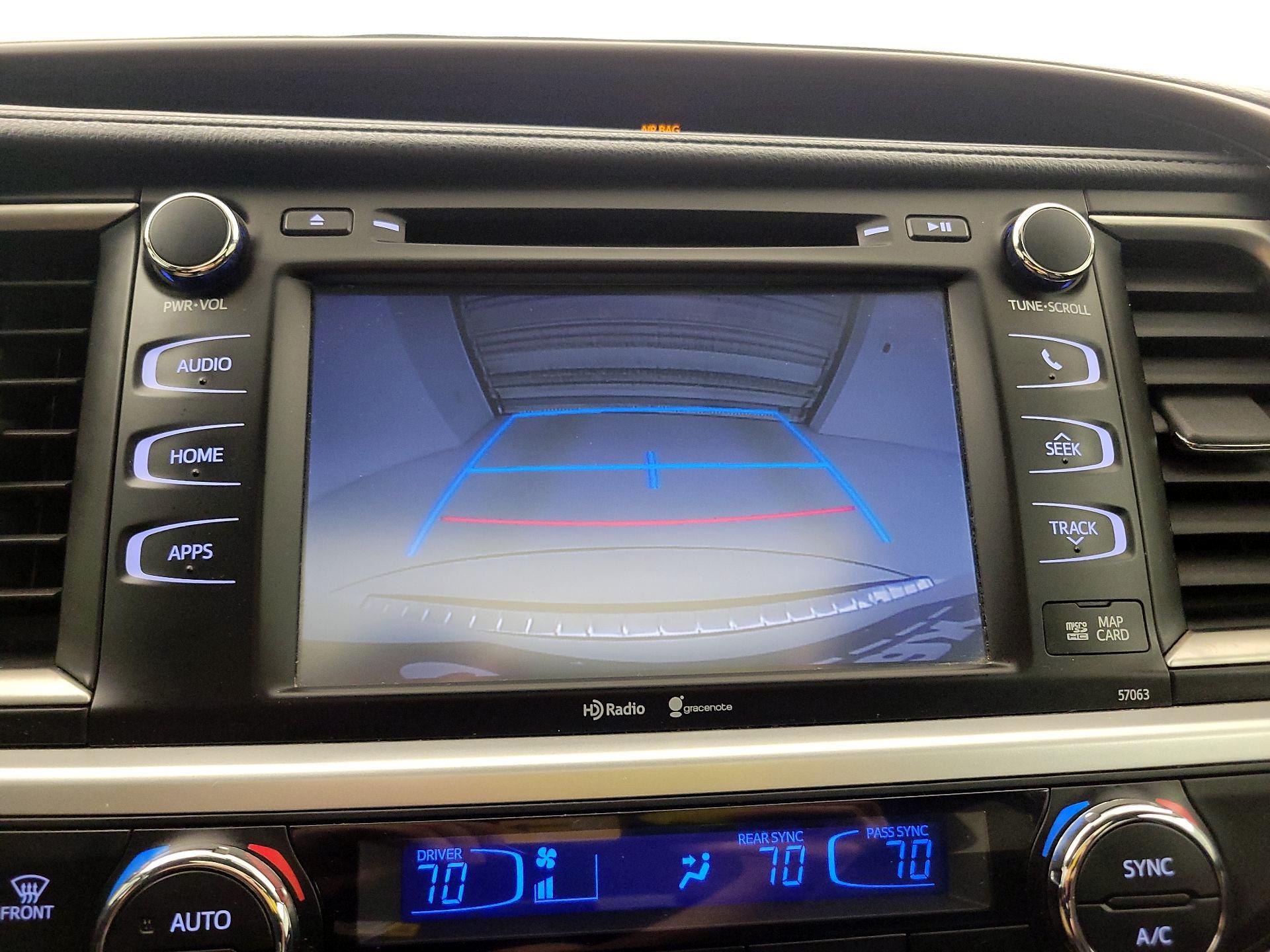 Thumbnail: 2015 Toyota Highlander - 15