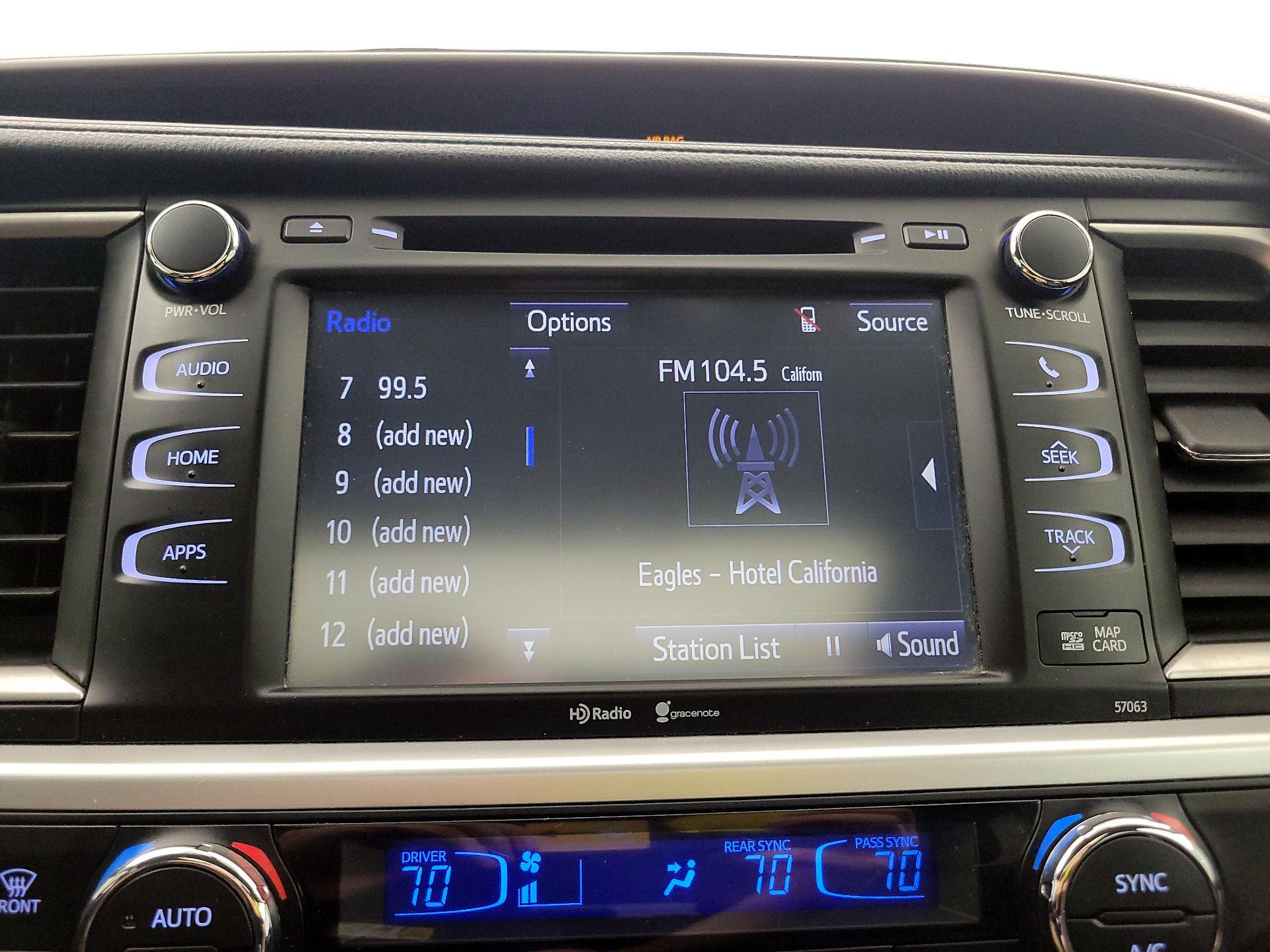 Thumbnail: 2015 Toyota Highlander - 16