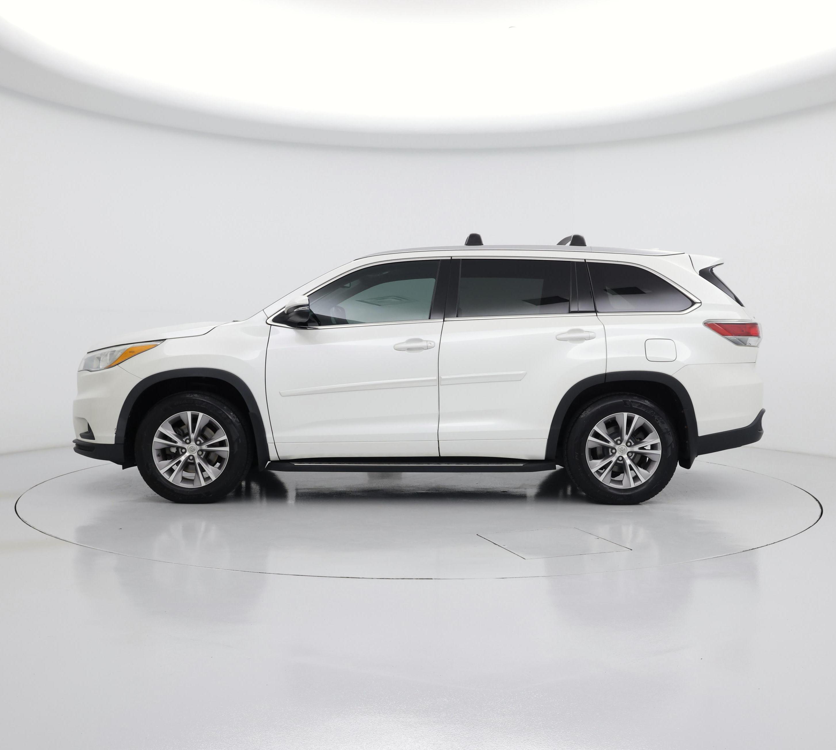 Thumbnail: 2015 Toyota Highlander - 3
