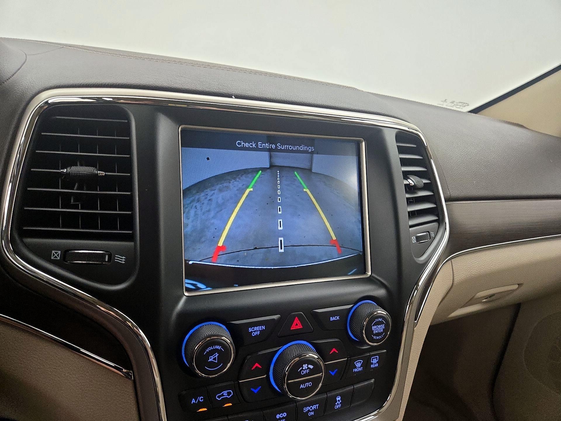 Thumbnail: 2016 Jeep Grand Cherokee - 15