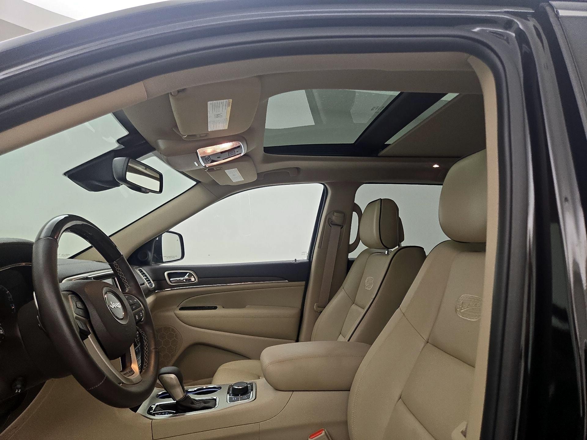 Thumbnail: 2016 Jeep Grand Cherokee - 20