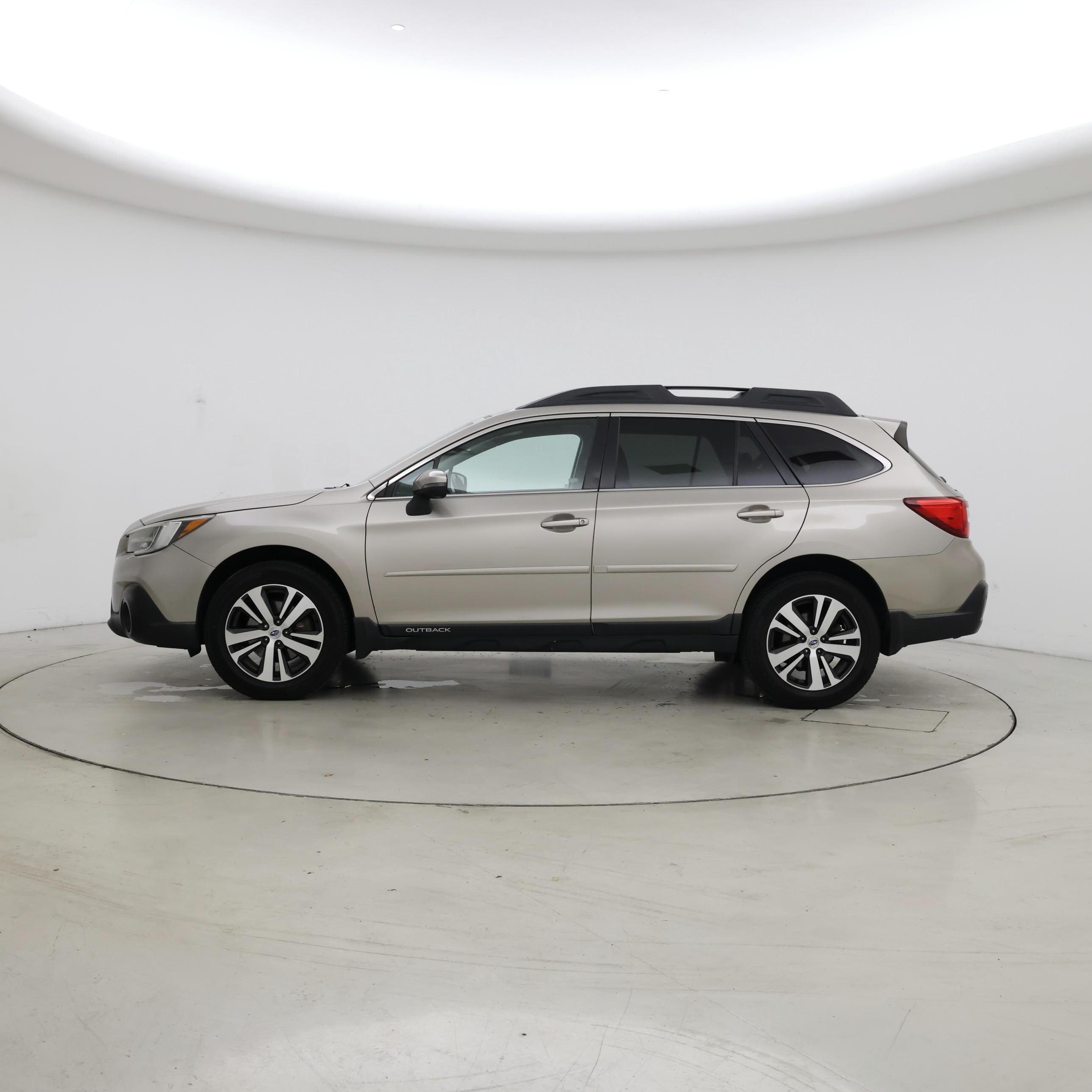 Thumbnail: 2019 Subaru Outback - 3