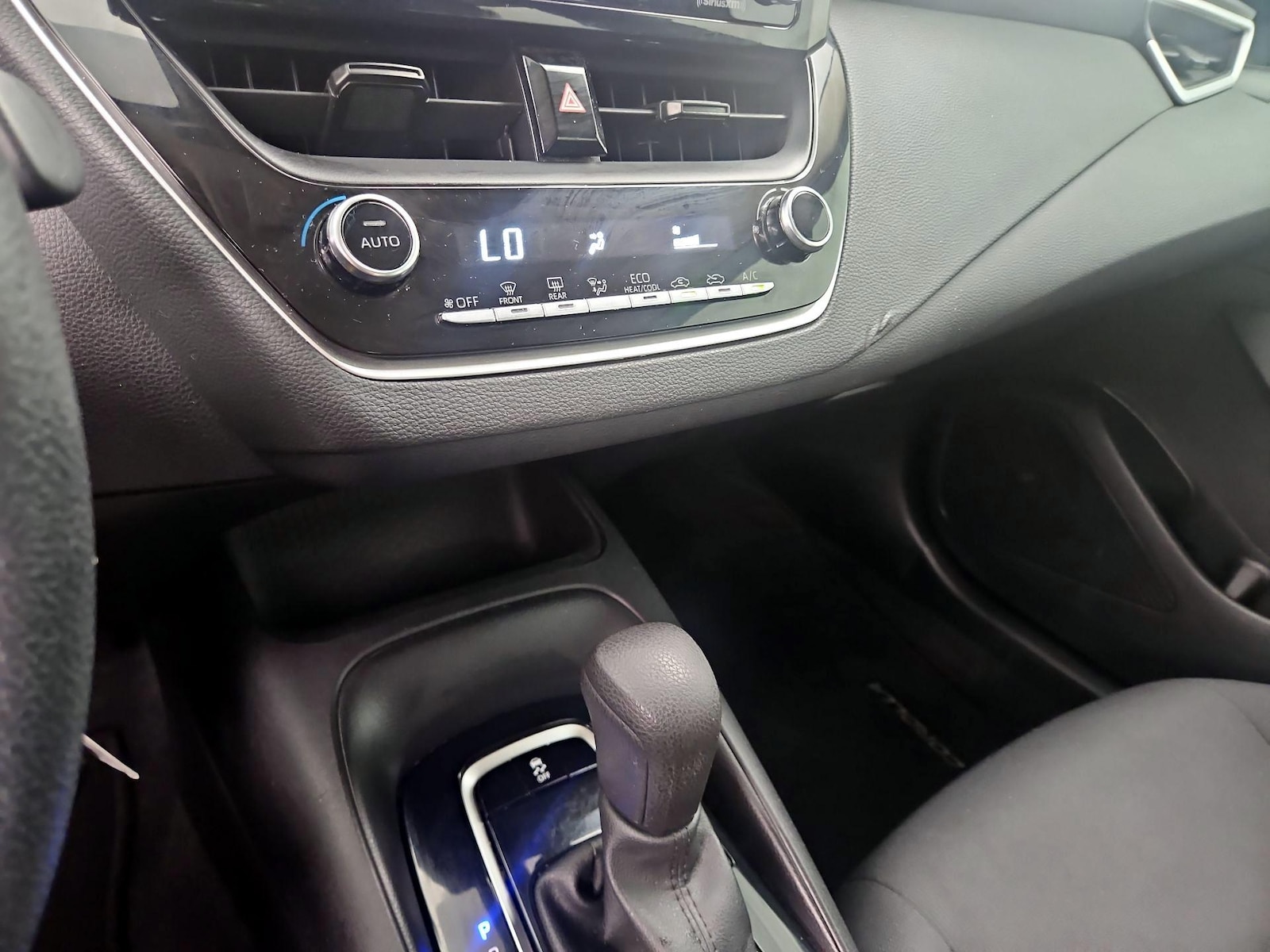2022 Toyota Corolla LE - Photo 17