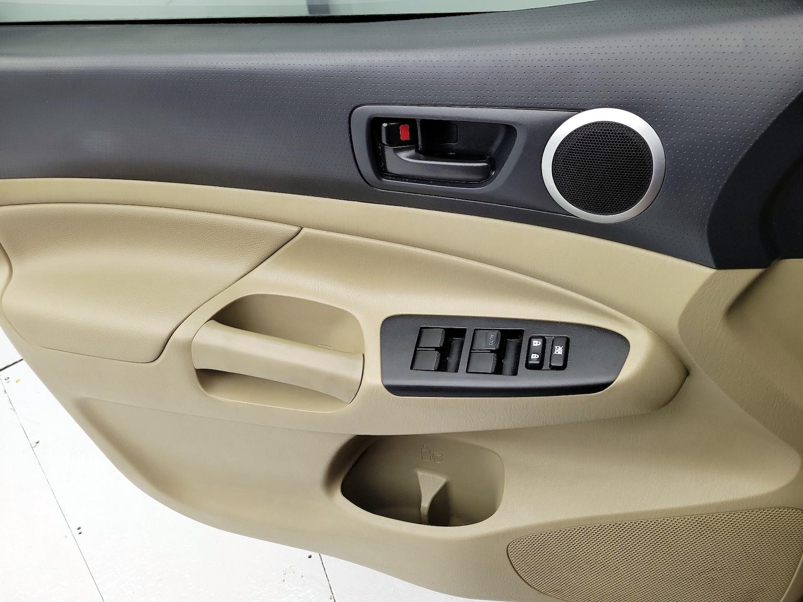 2015 Toyota Tacoma PreRunner - Photo 13