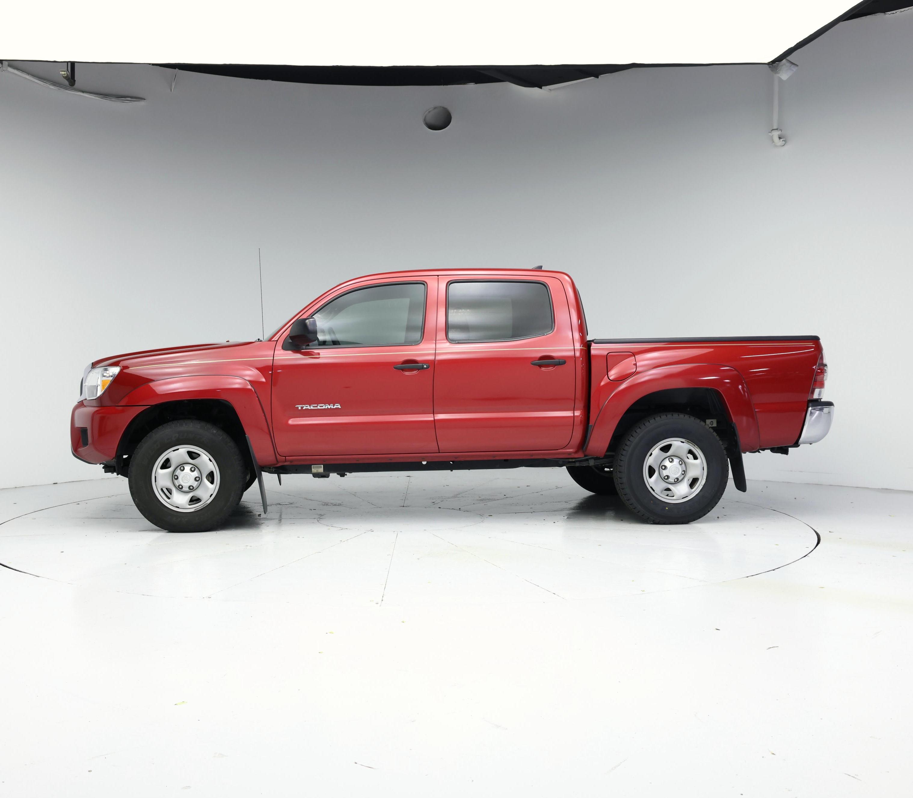 Thumbnail: 2015 Toyota Tacoma - 3