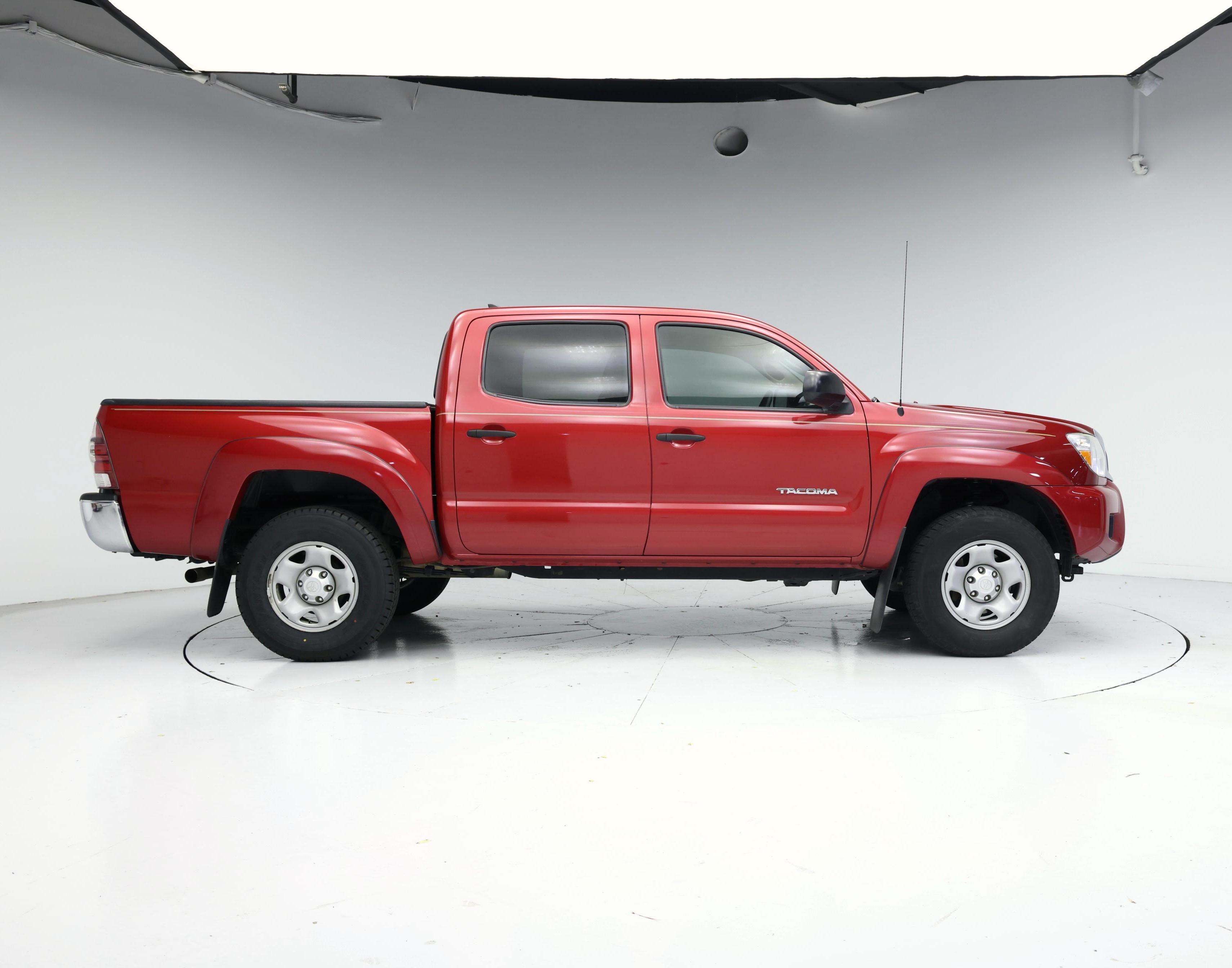Thumbnail: 2015 Toyota Tacoma - 7