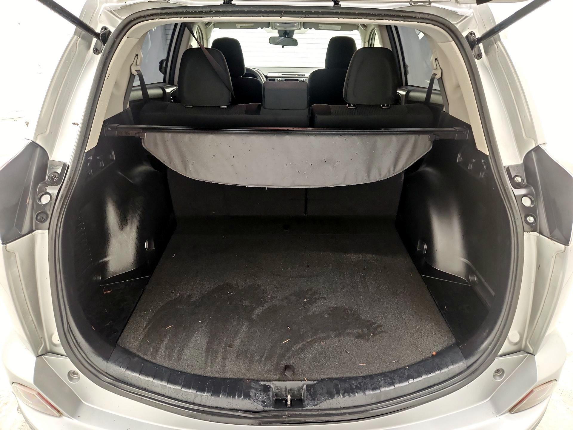 Thumbnail: 2018 Toyota RAV4 - 20