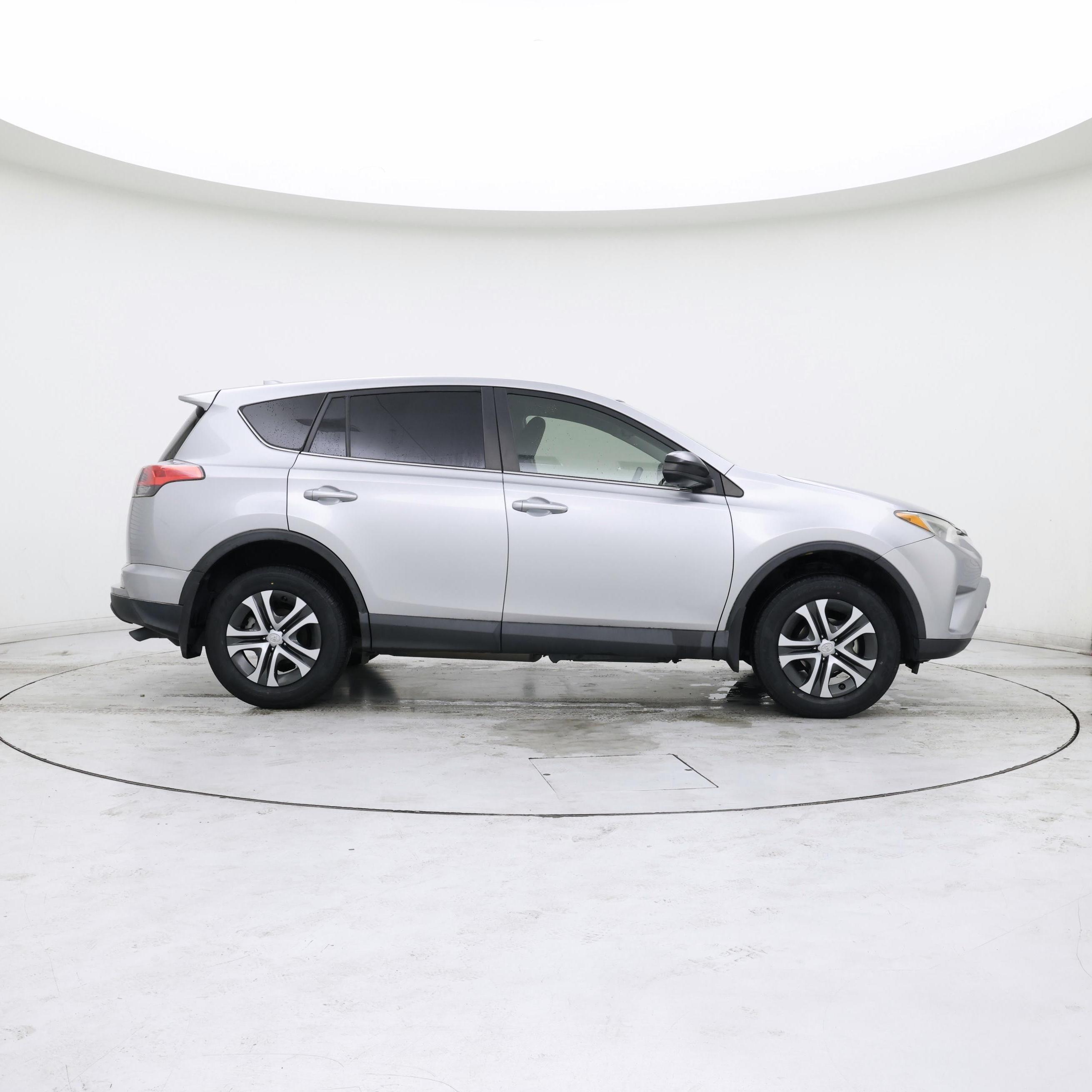 Thumbnail: 2018 Toyota RAV4 - 7