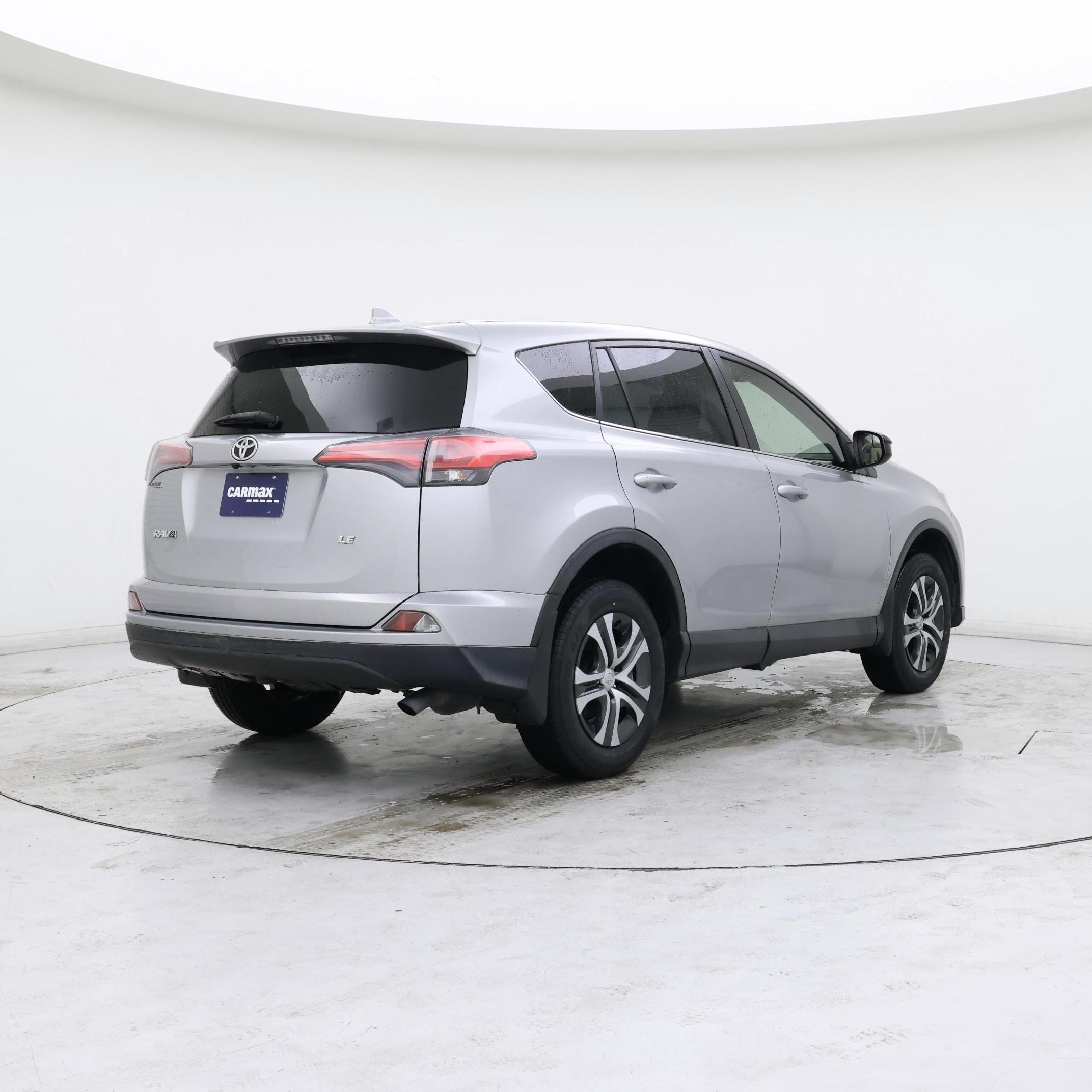 Thumbnail: 2018 Toyota RAV4 - 8