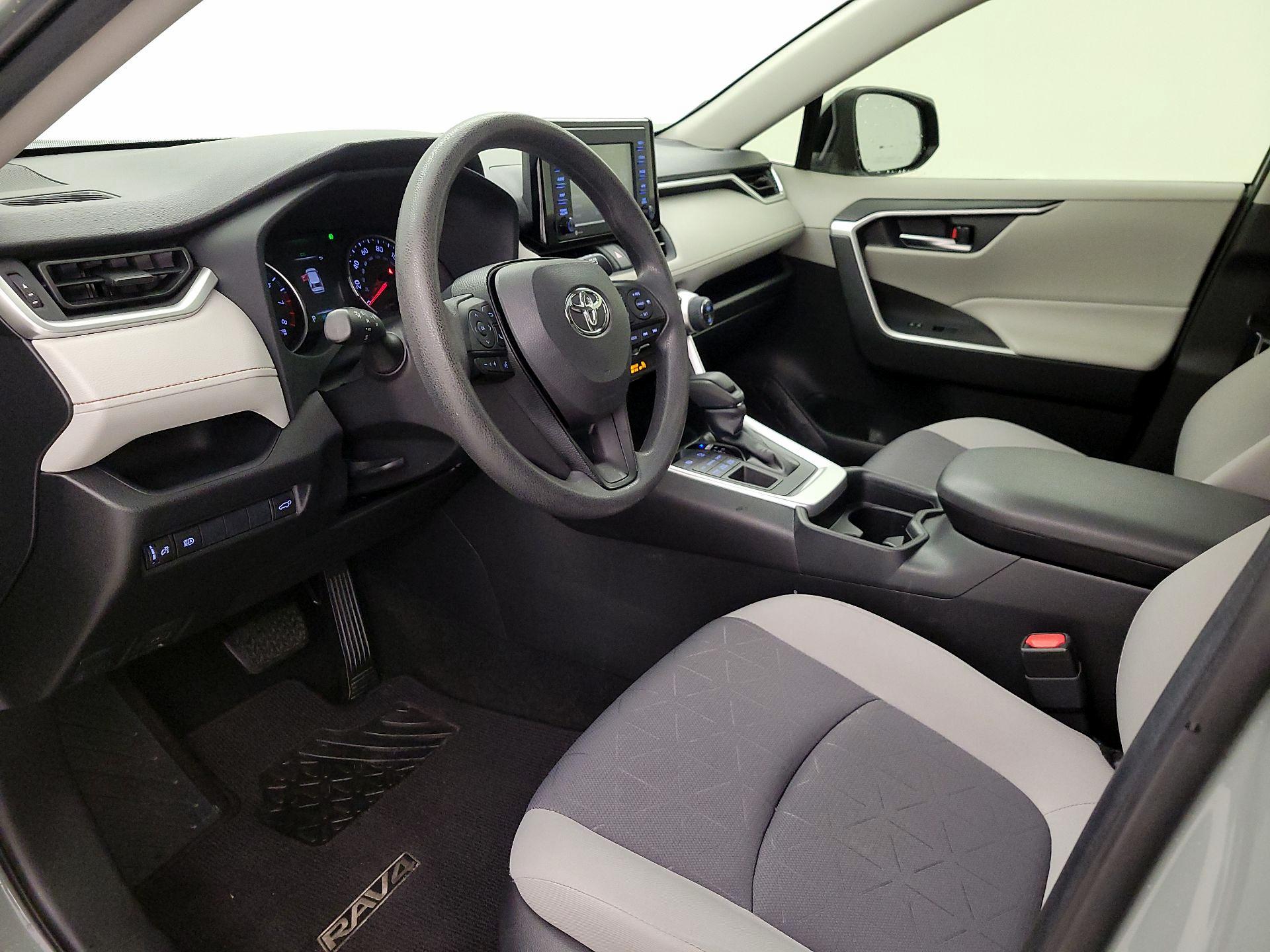 Thumbnail: 2020 Toyota RAV4 - 11