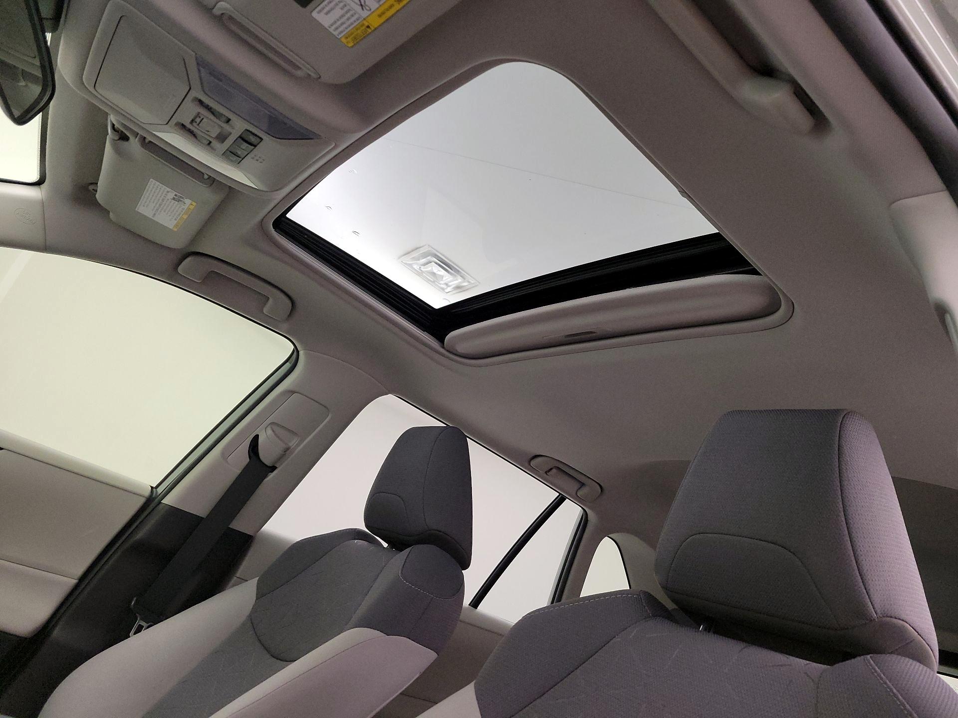 Thumbnail: 2020 Toyota RAV4 - 19
