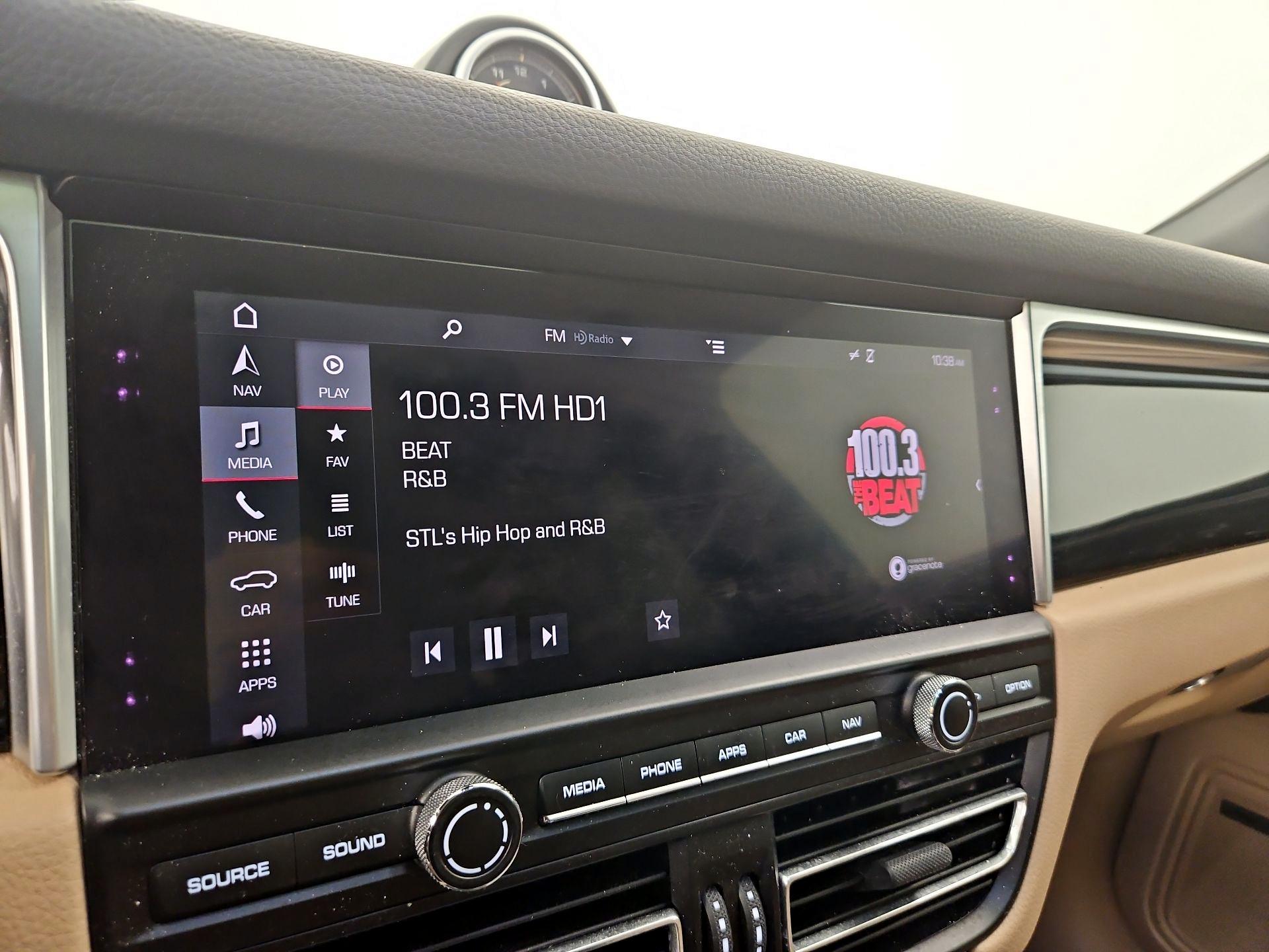 Thumbnail: 2019 Porsche Macan - 16