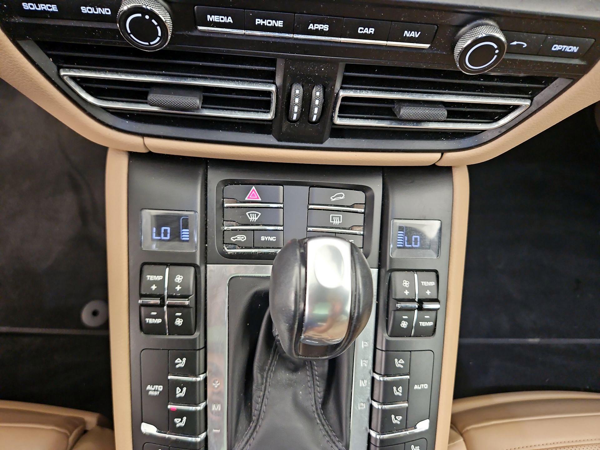 Thumbnail: 2019 Porsche Macan - 17