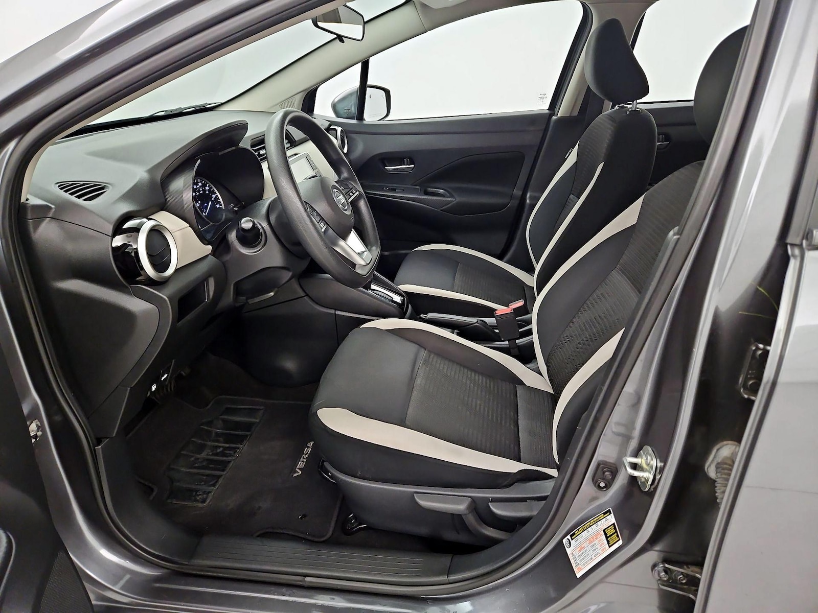 2021 Nissan Versa Sedan SV - Photo 12