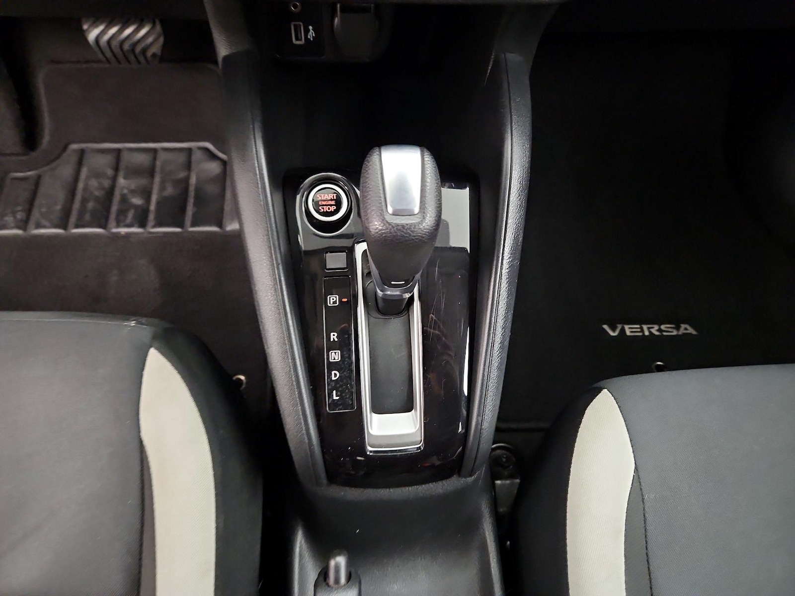2021 Nissan Versa Sedan SV - Photo 17