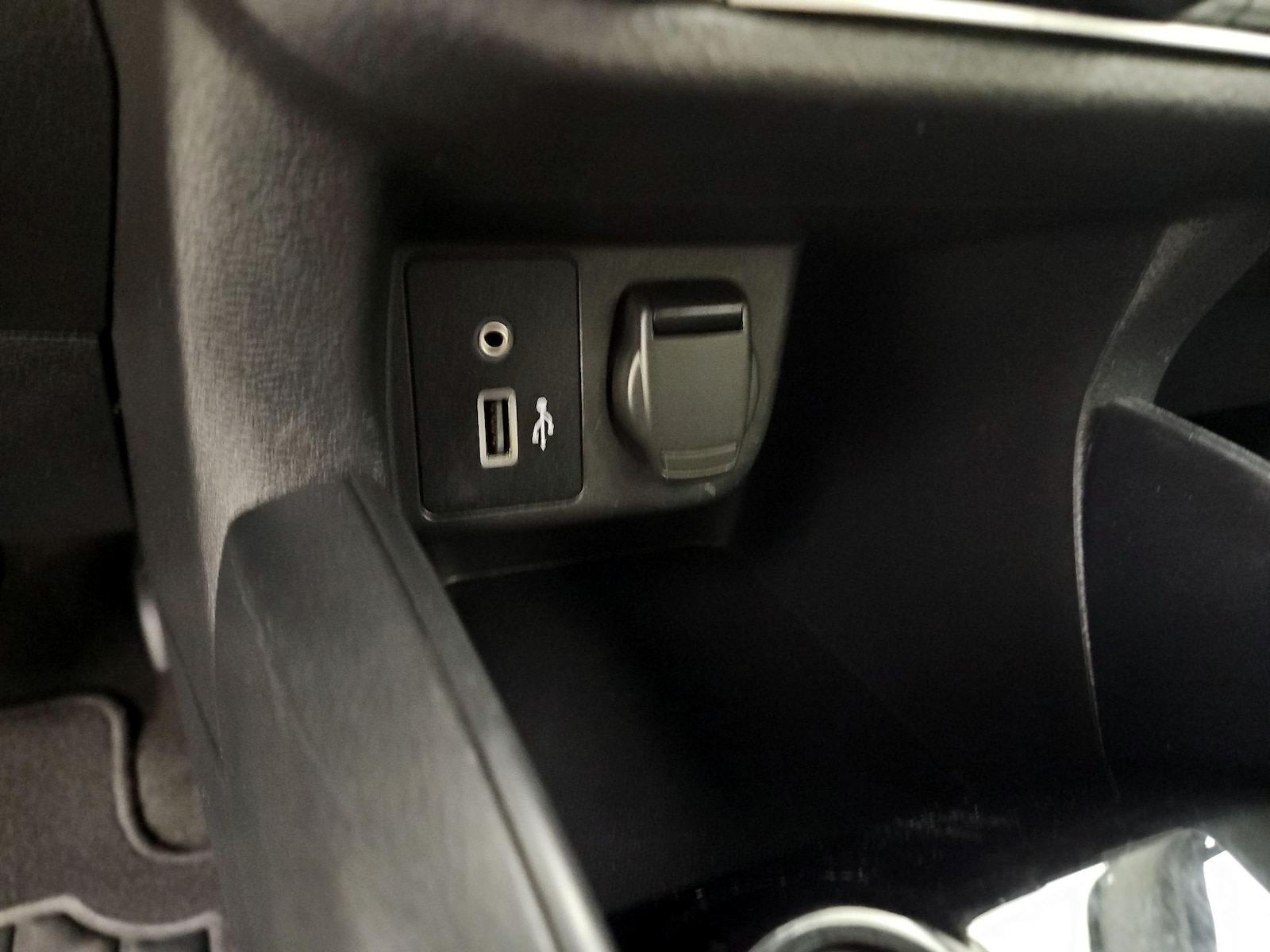 2021 Nissan Versa Sedan SV - Photo 18