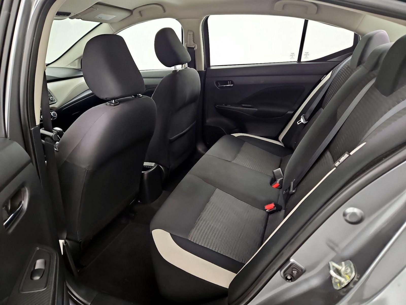 2021 Nissan Versa Sedan SV - Photo 19